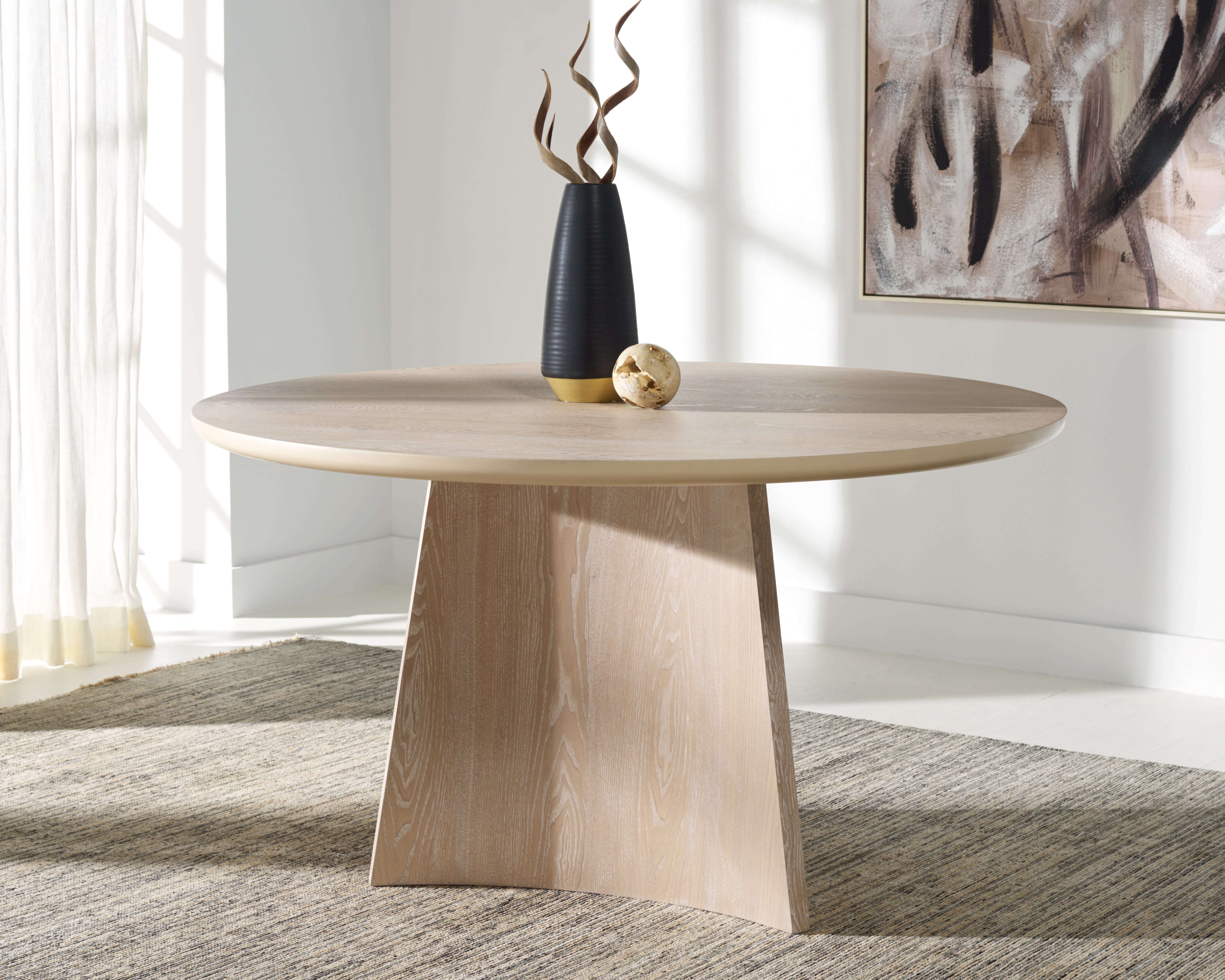 Safavieh Couture Ryleigh 54" Dining Table, SFV3585
