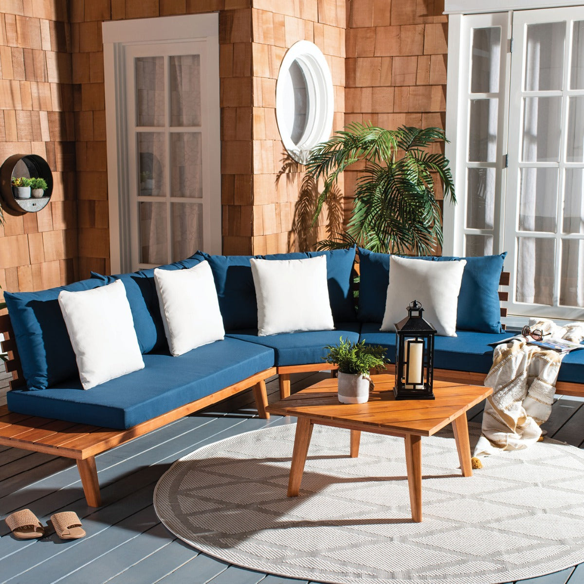Outdoor Sectionals & Sofas