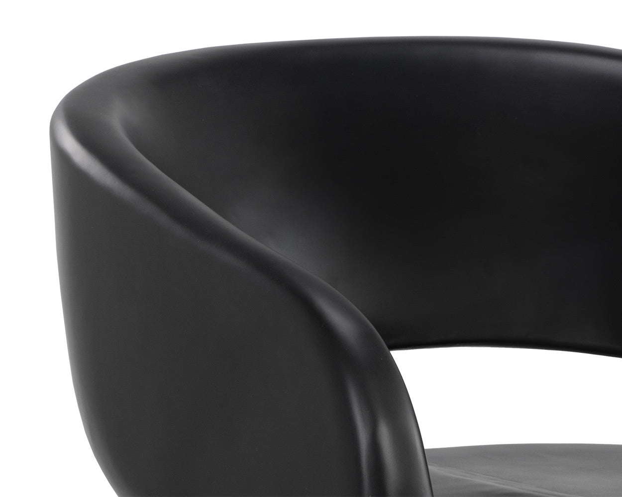 Cura Lounge Chair -