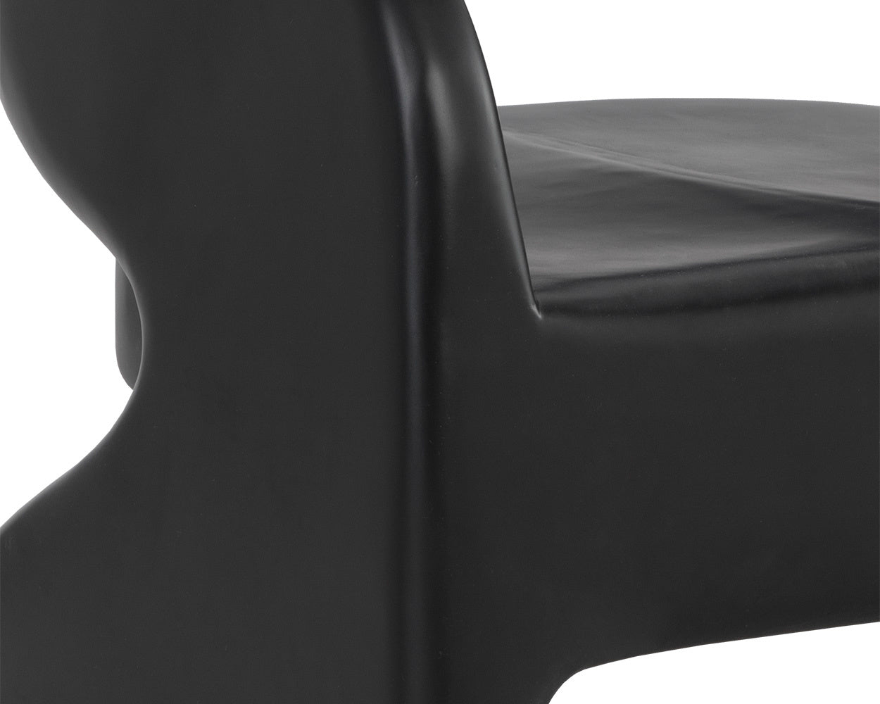 Cura Lounge Chair -