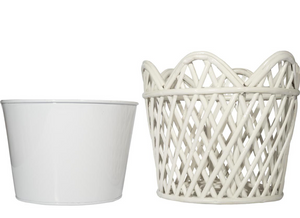 The Enchanted Home White Round Scalloped Lattice Rattan Planter