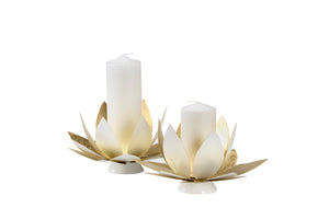 Chelsea House Lotus Candleholders (Pr) - 385106
