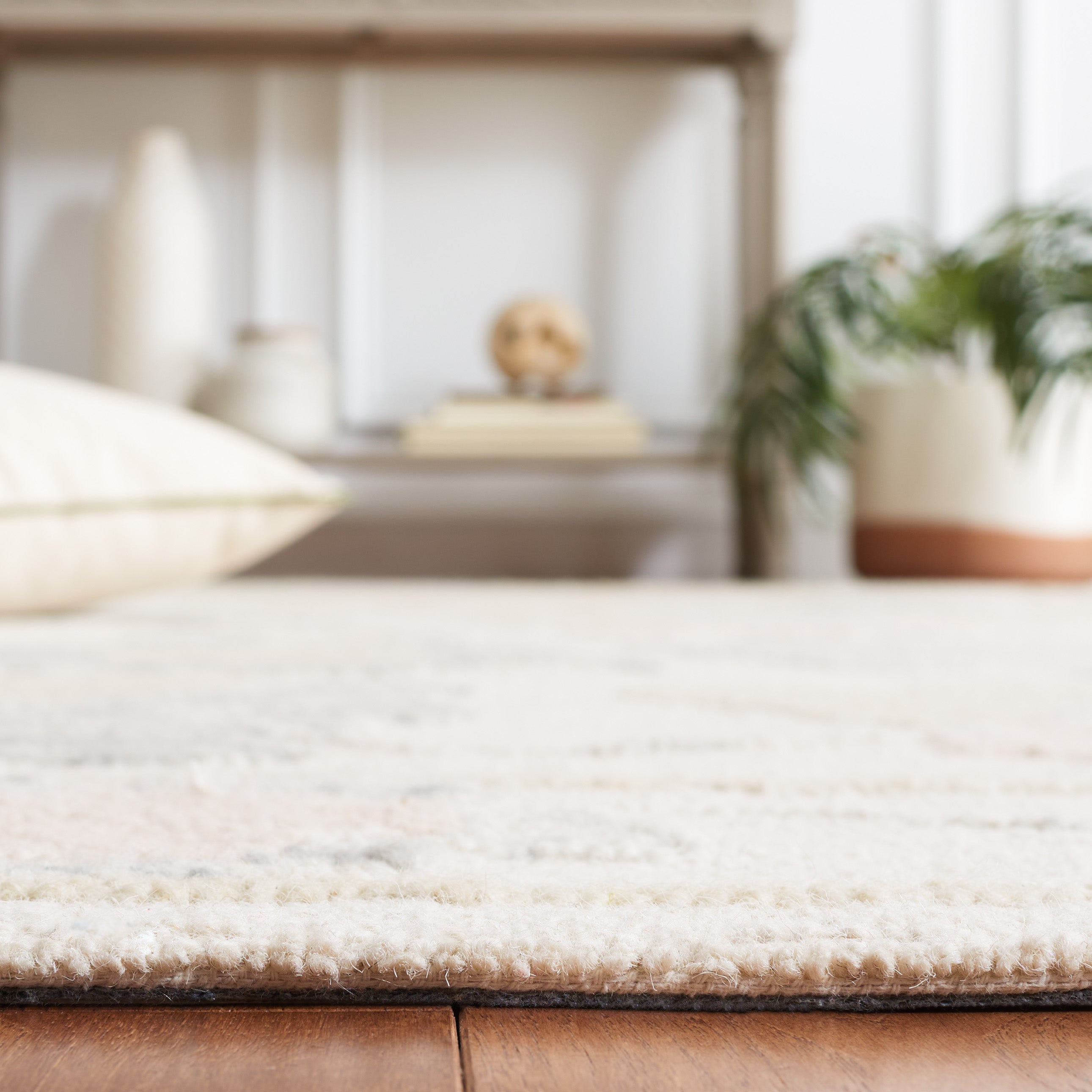 IVORY / BEIGE