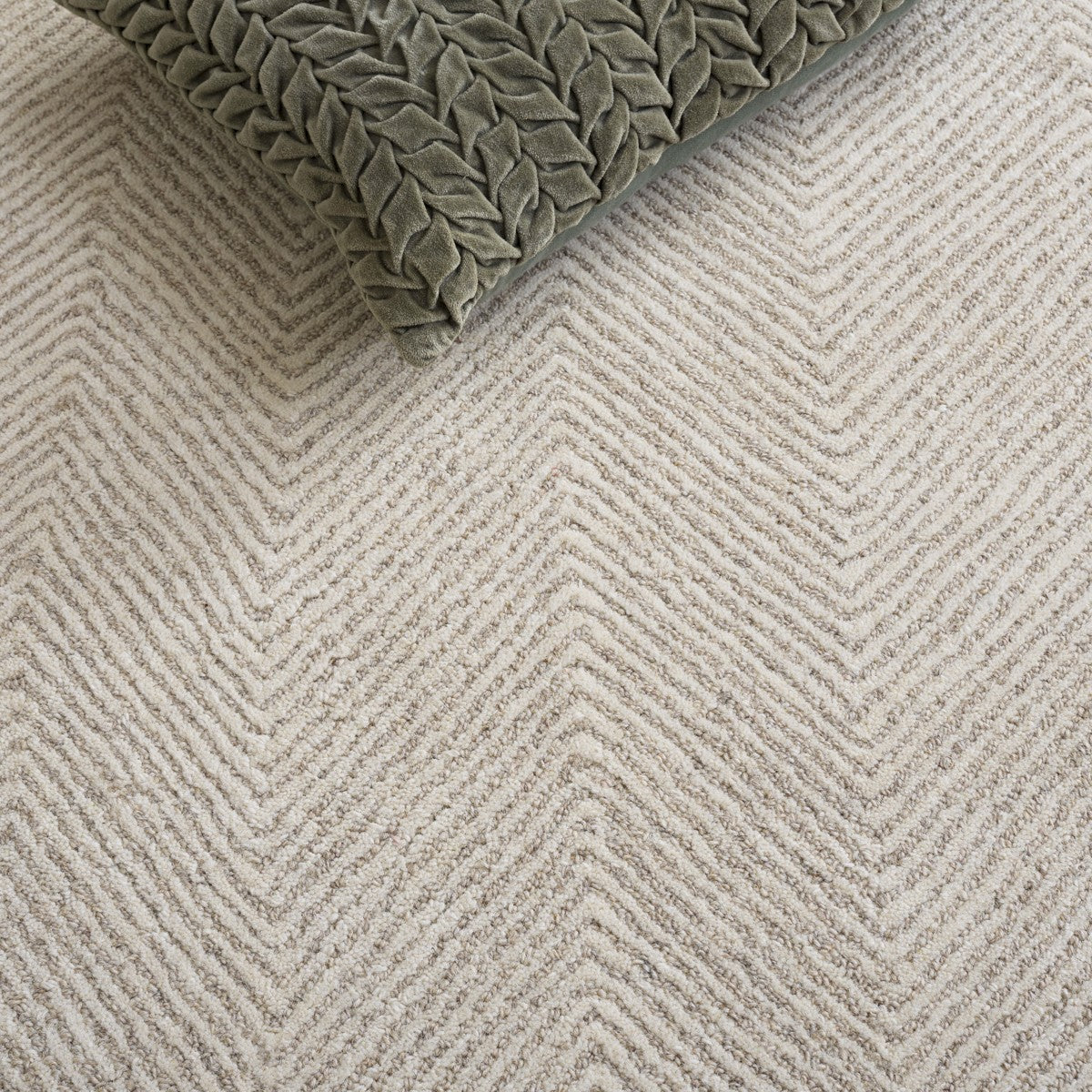 BEIGE / IVORY