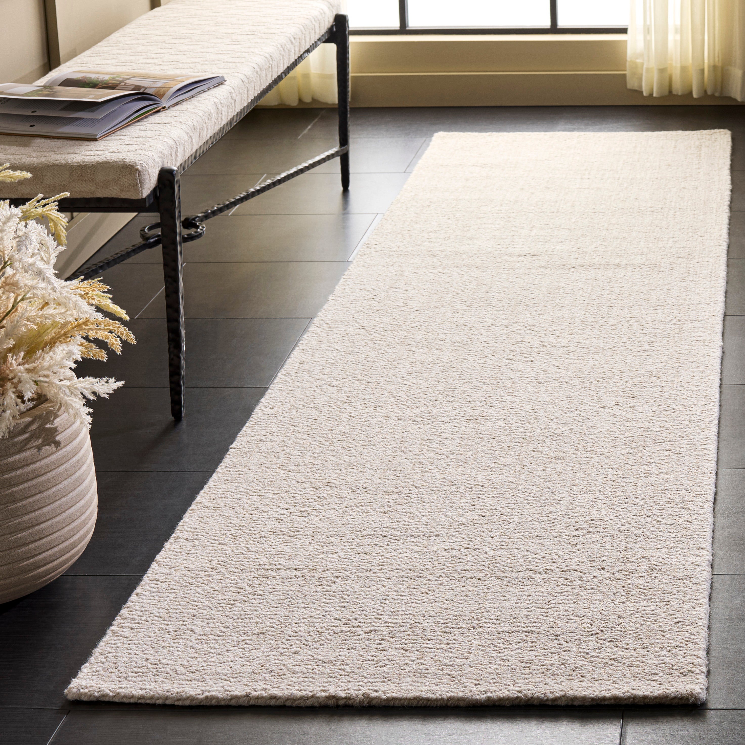 BEIGE / IVORY
