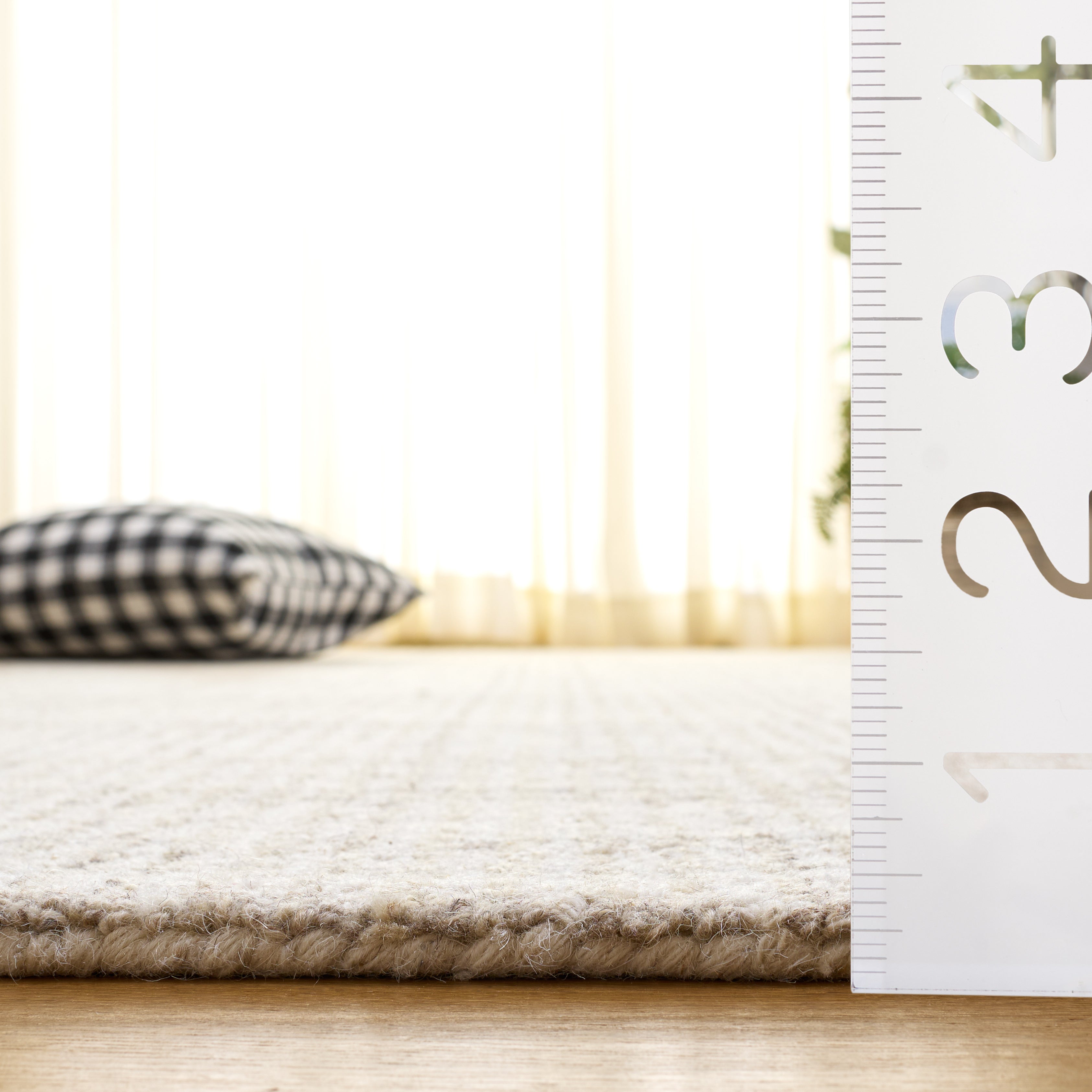 BEIGE / IVORY