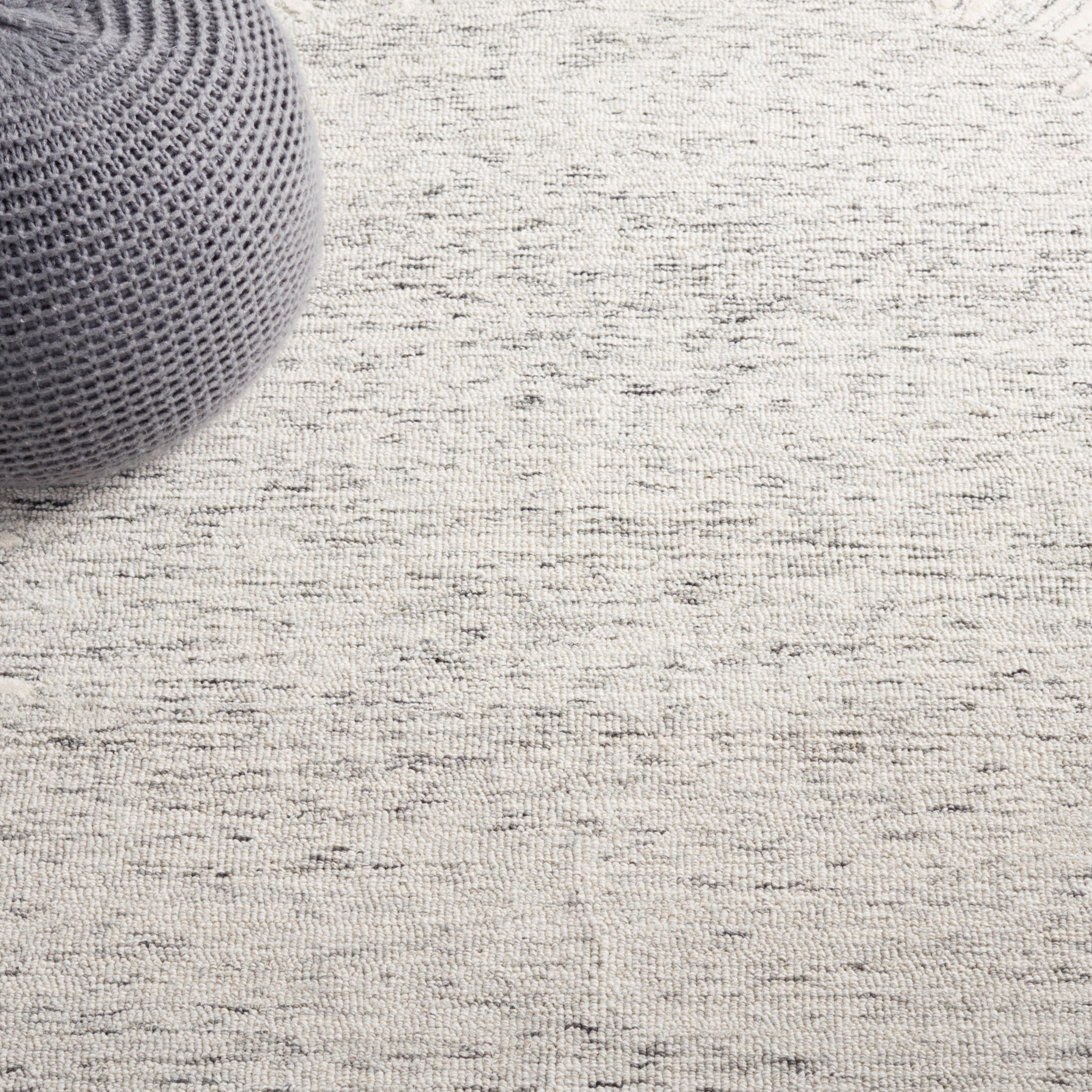 GREY / IVORY