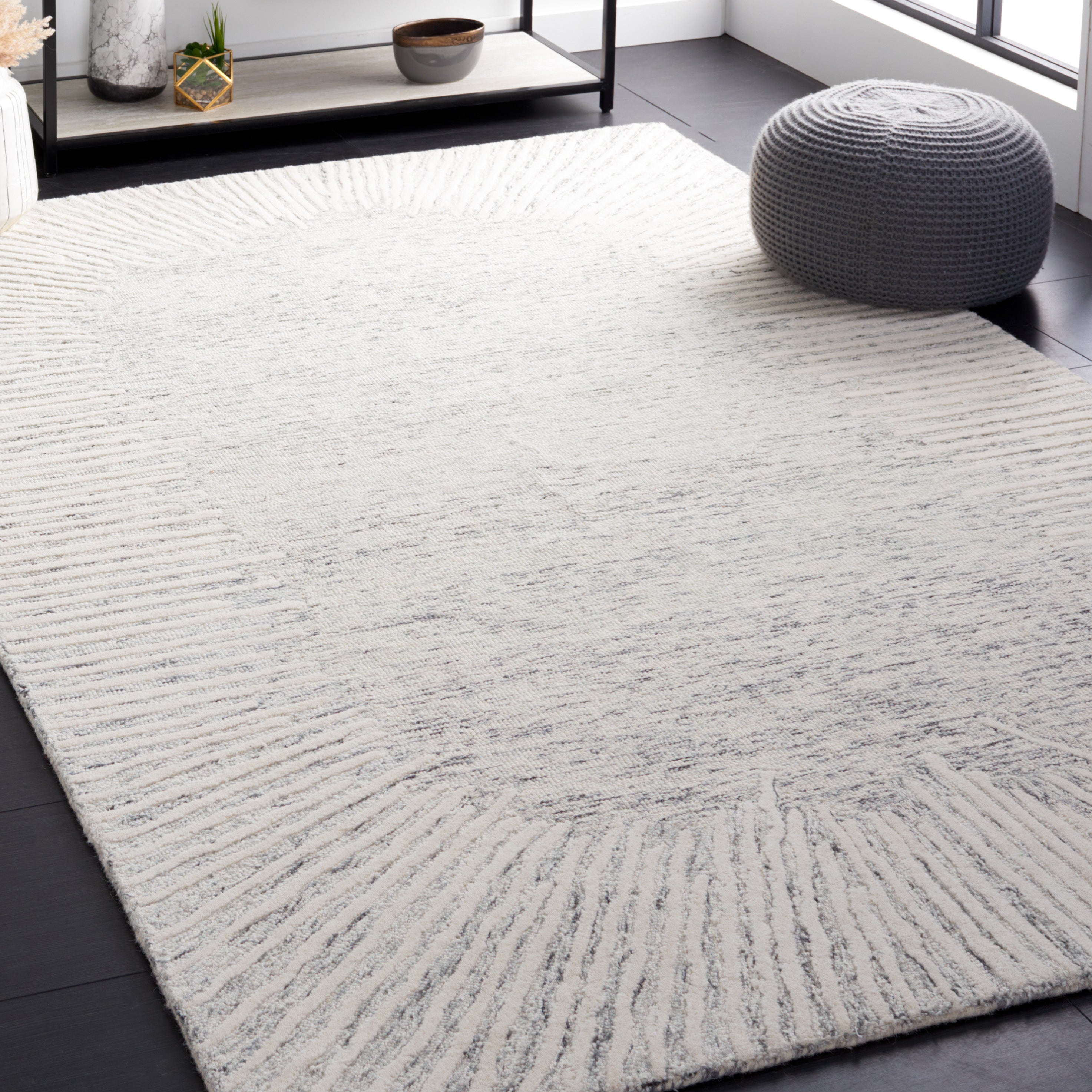 GREY / IVORY