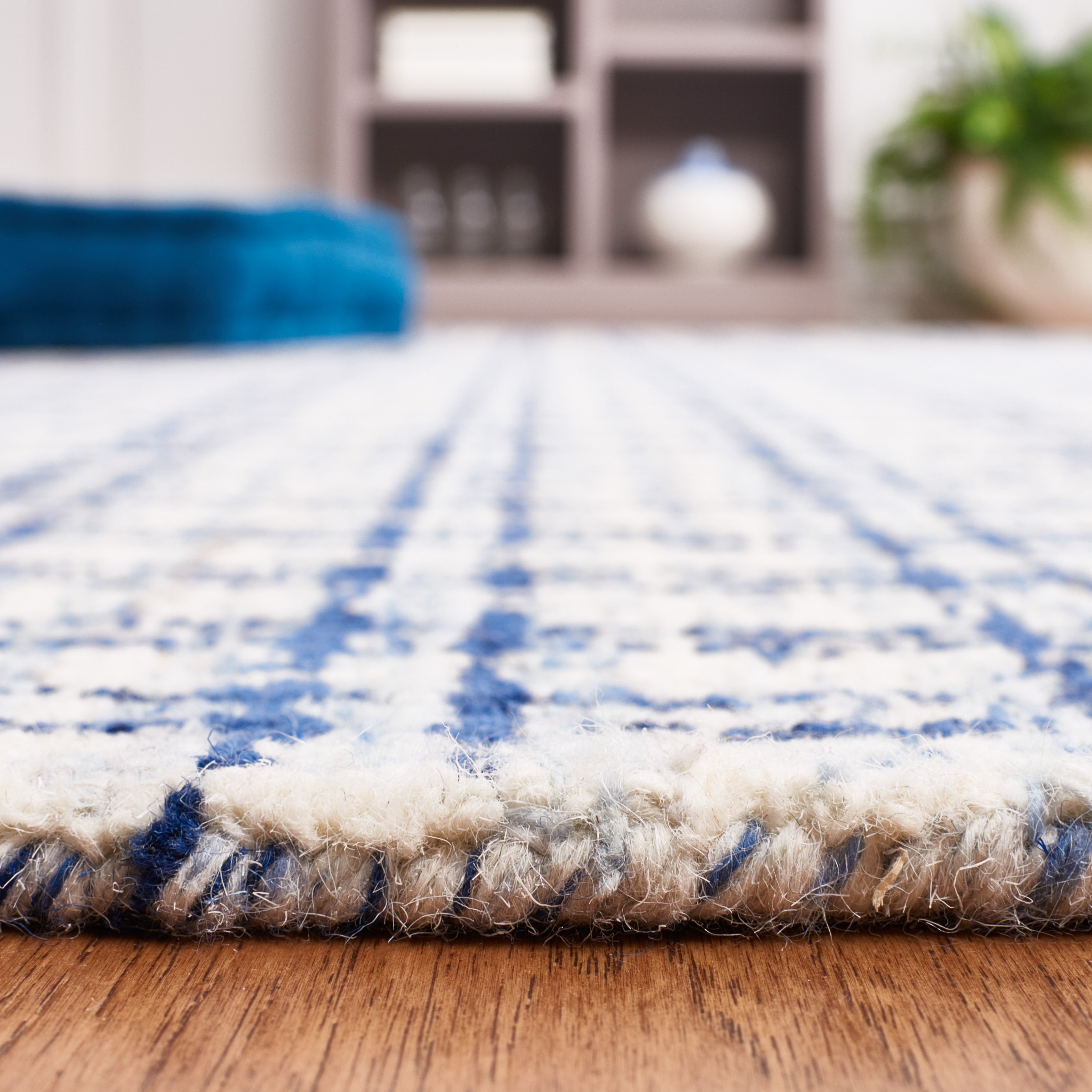 BLUE / IVORY