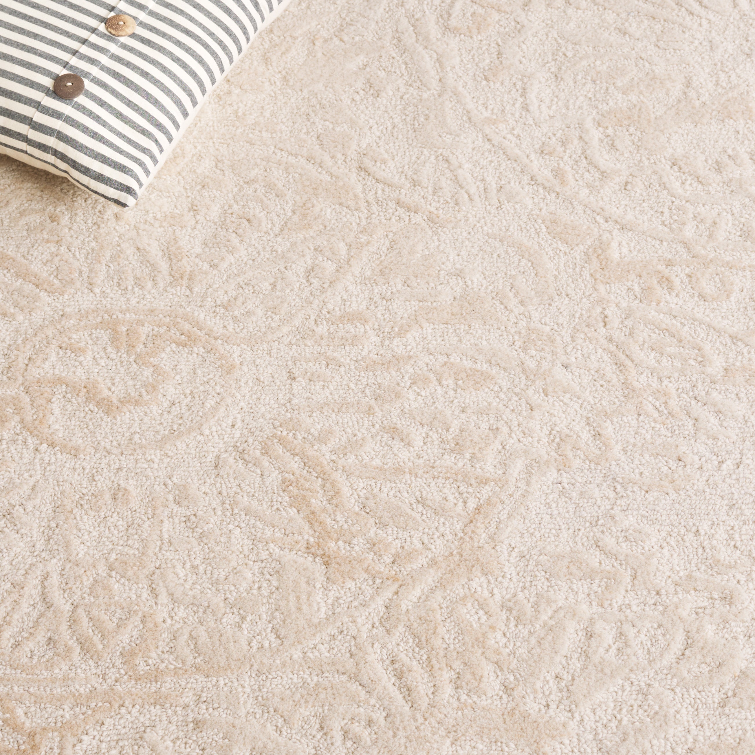 BEIGE / IVORY