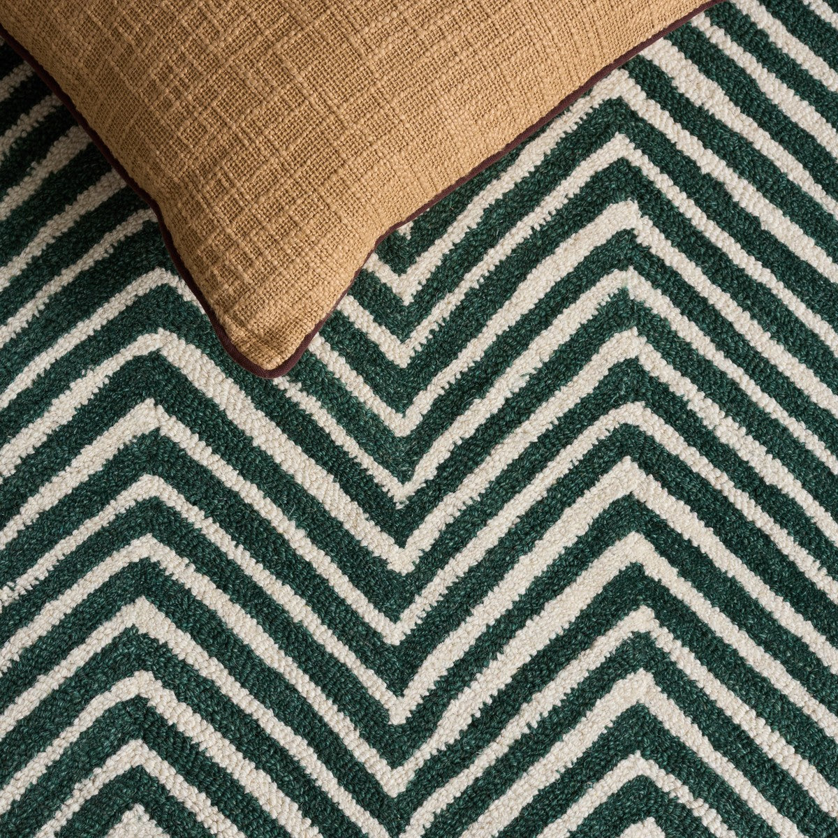 GREEN / IVORY