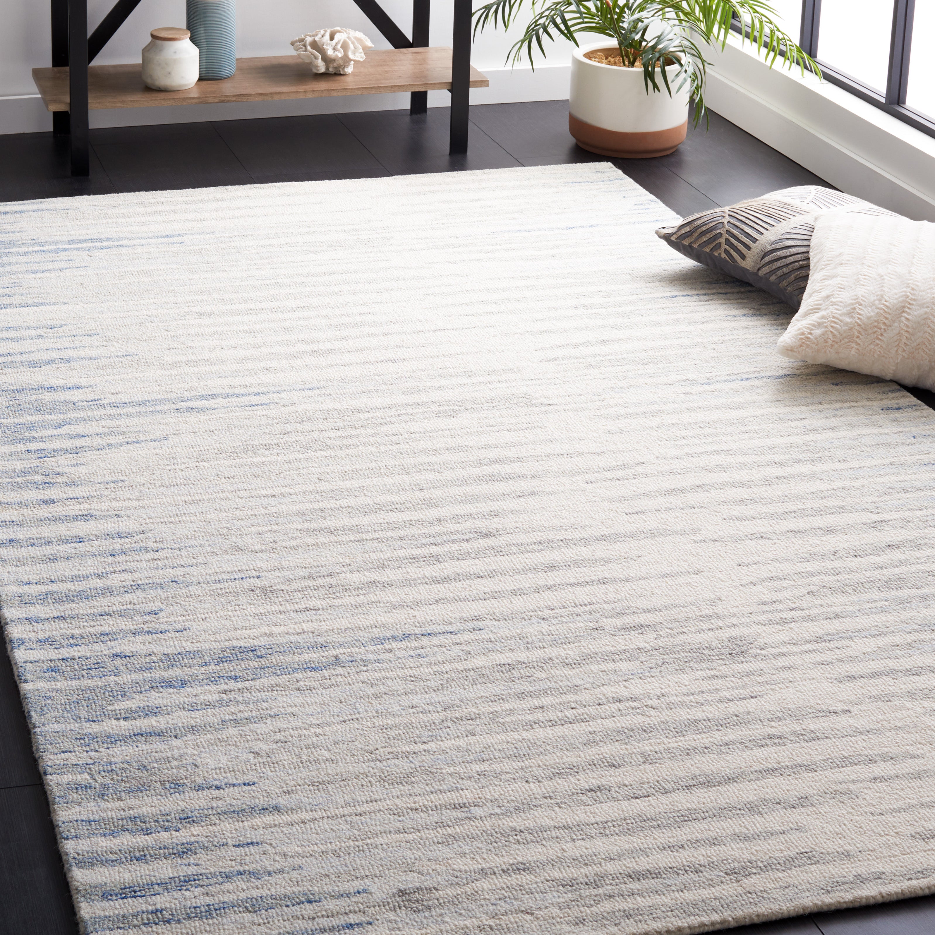 IVORY / LIGHT BLUE