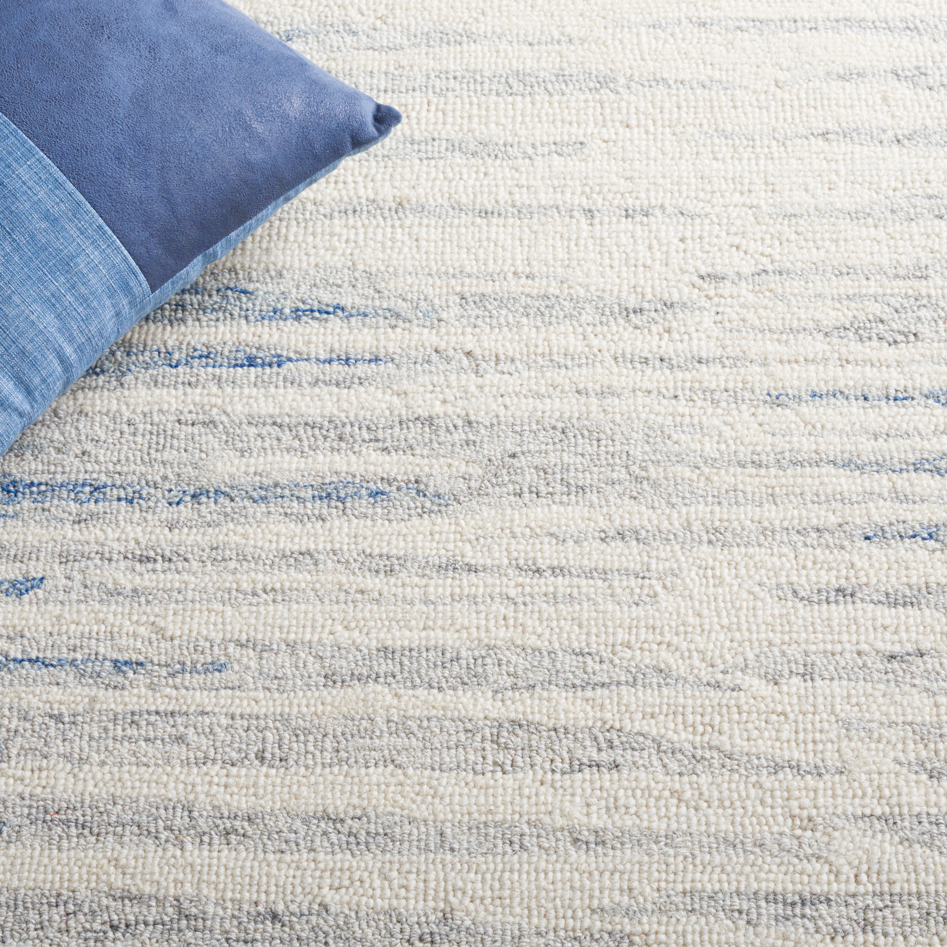 IVORY / DARK BLUE