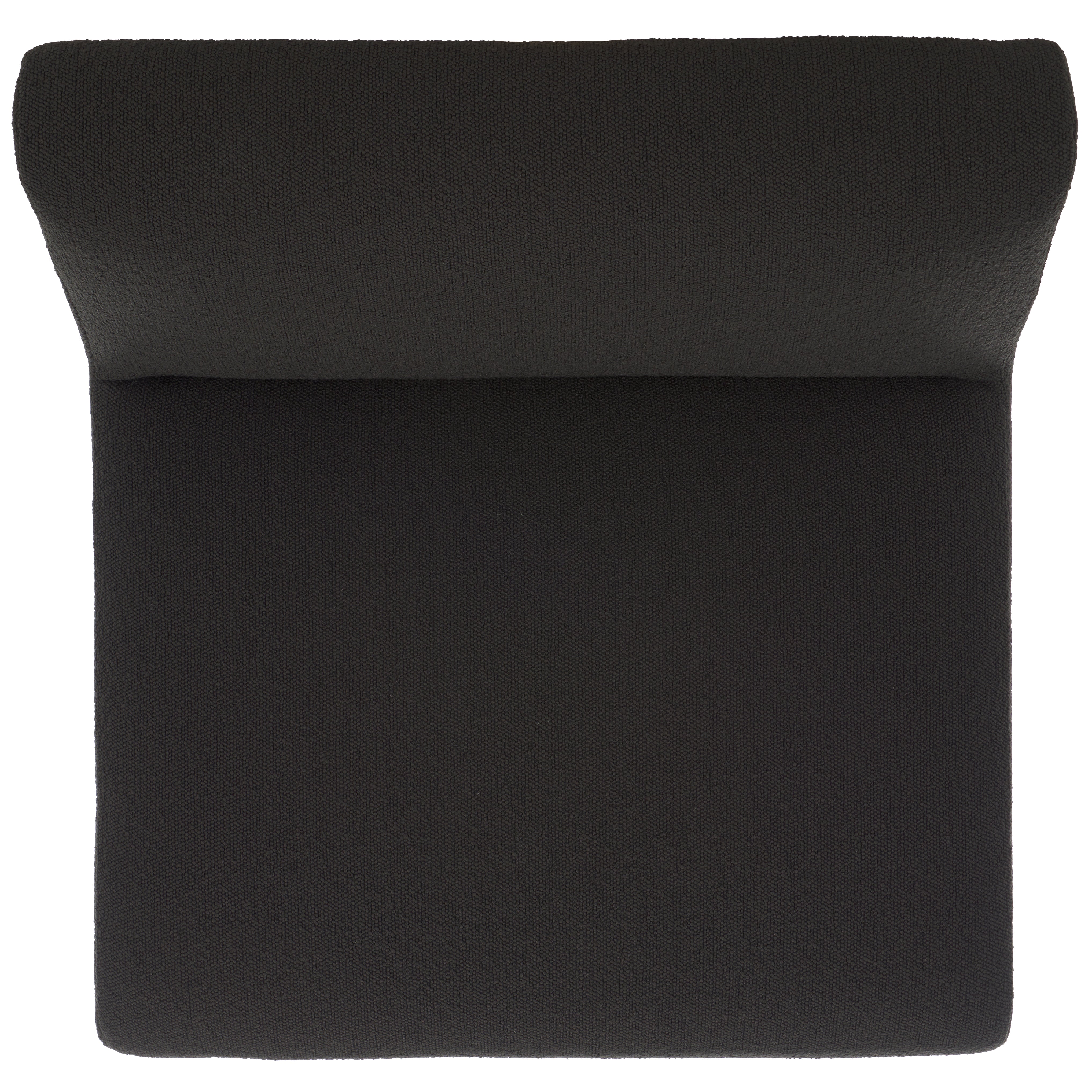 BLACK / BLACK