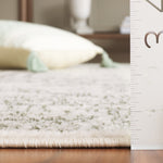 IVORY / DARK GREEN