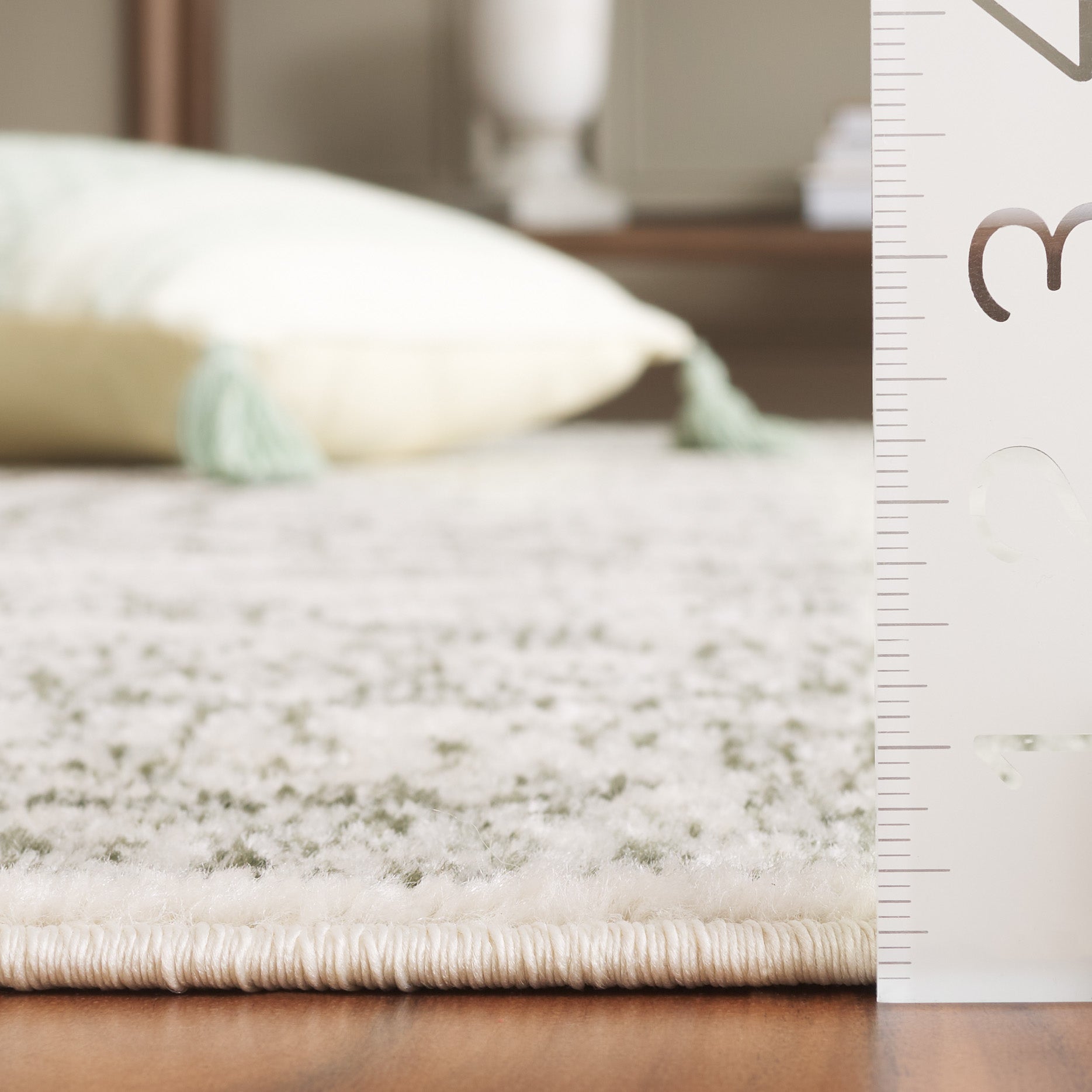 IVORY / DARK GREEN