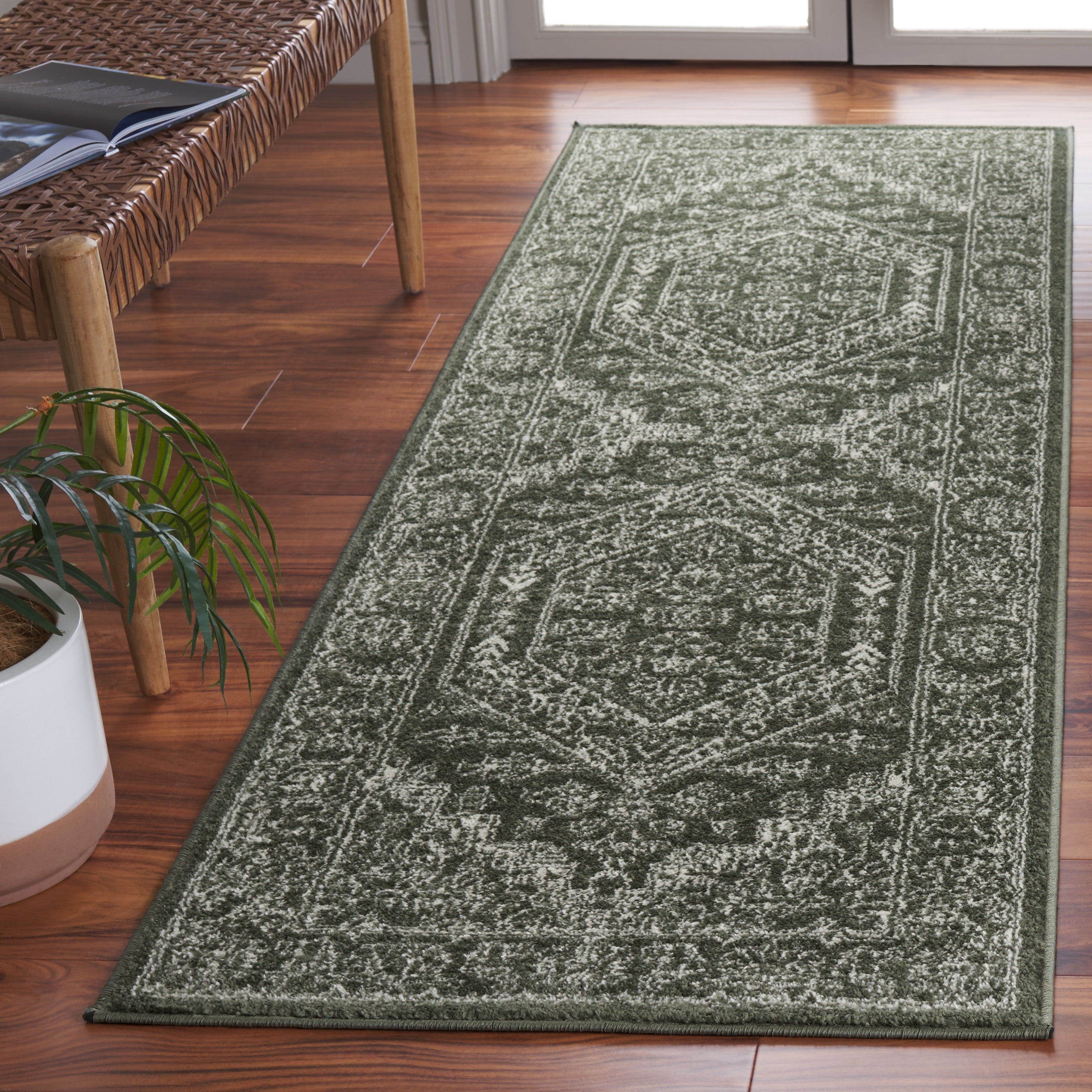 DARK GREEN / IVORY