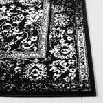 BLACK / IVORY