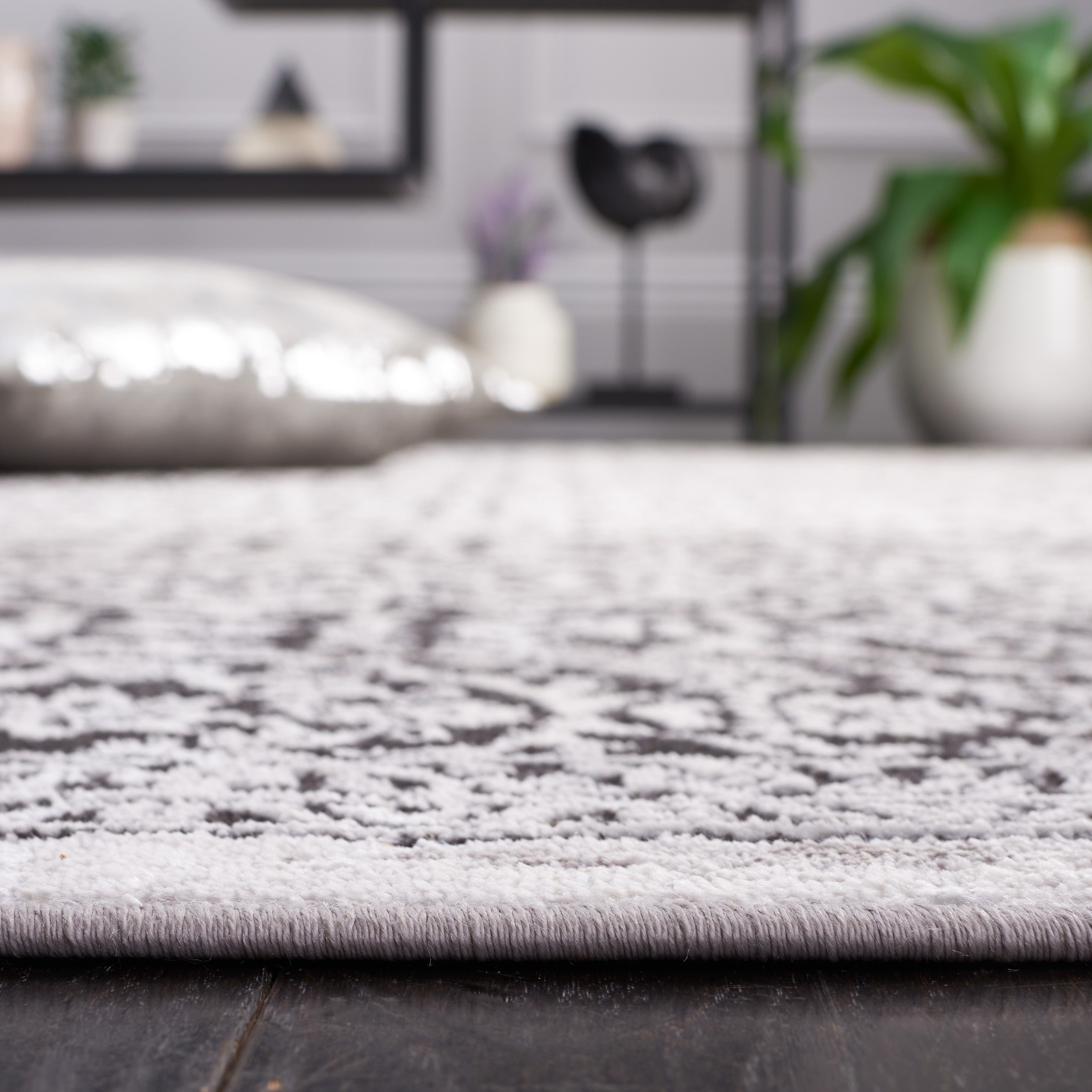 AMELIA 239 – CHARCOAL / IVORY