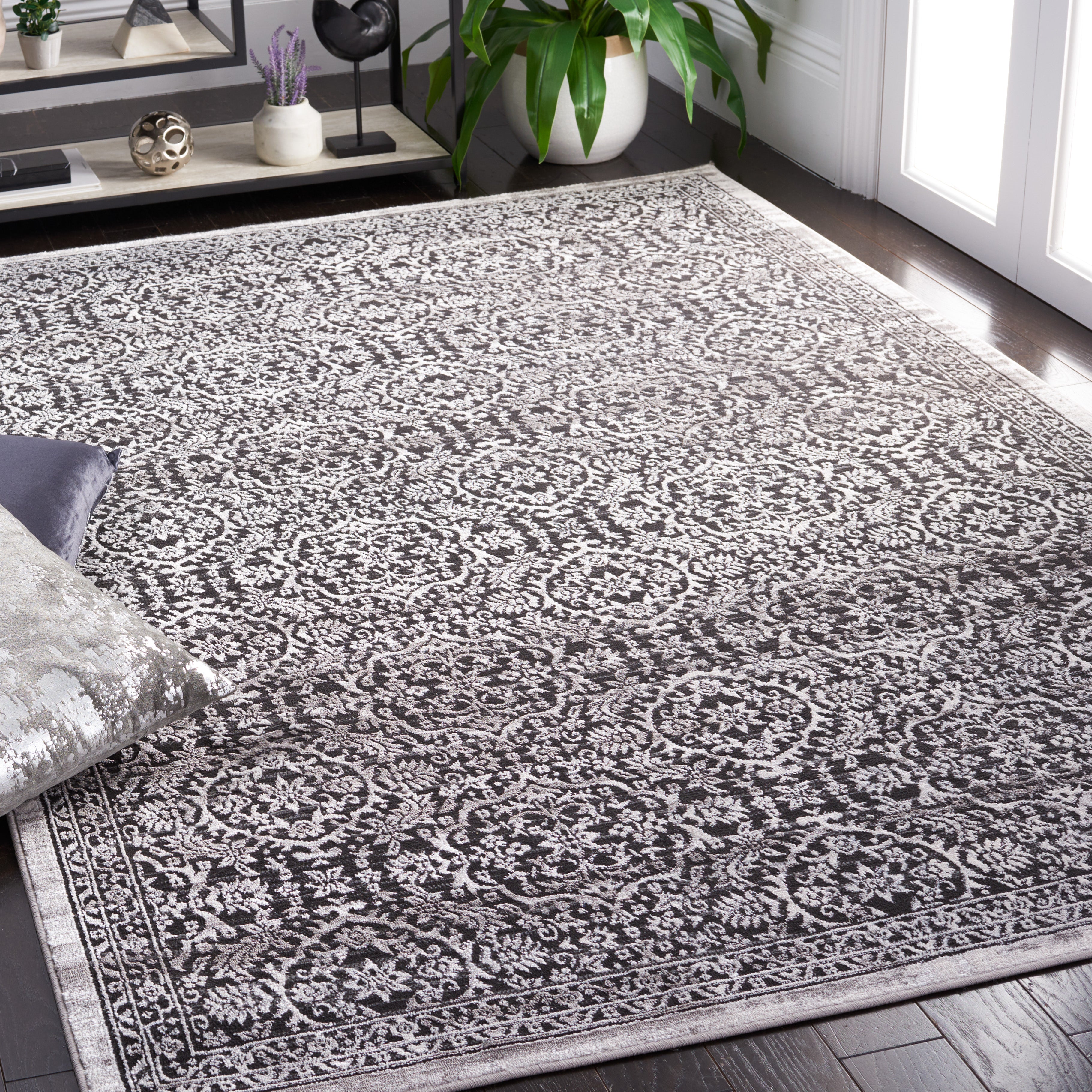 AMELIA 239 – CHARCOAL / IVORY