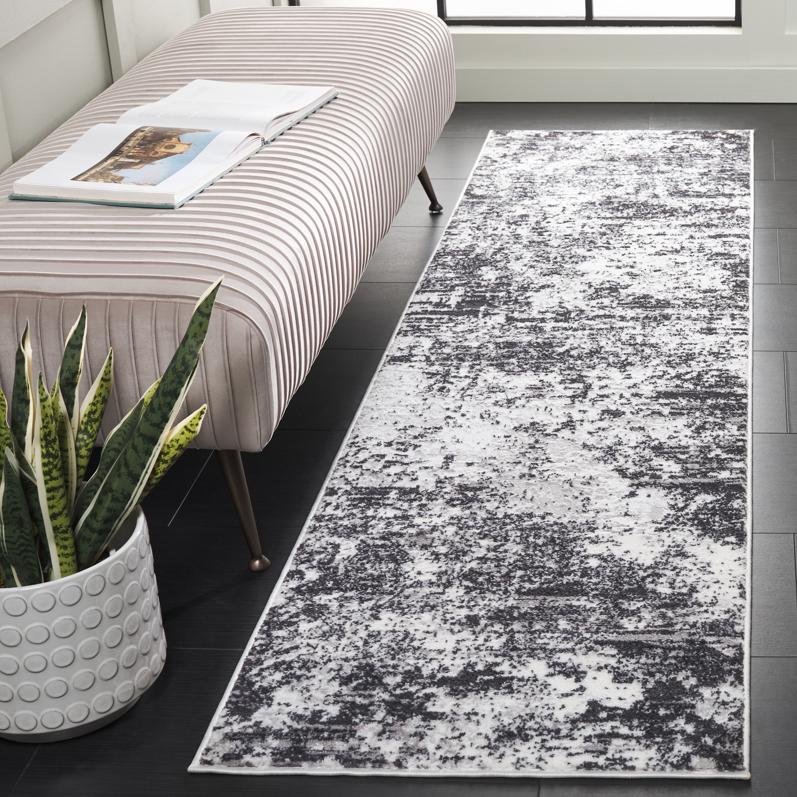 CHARCOAL / IVORY