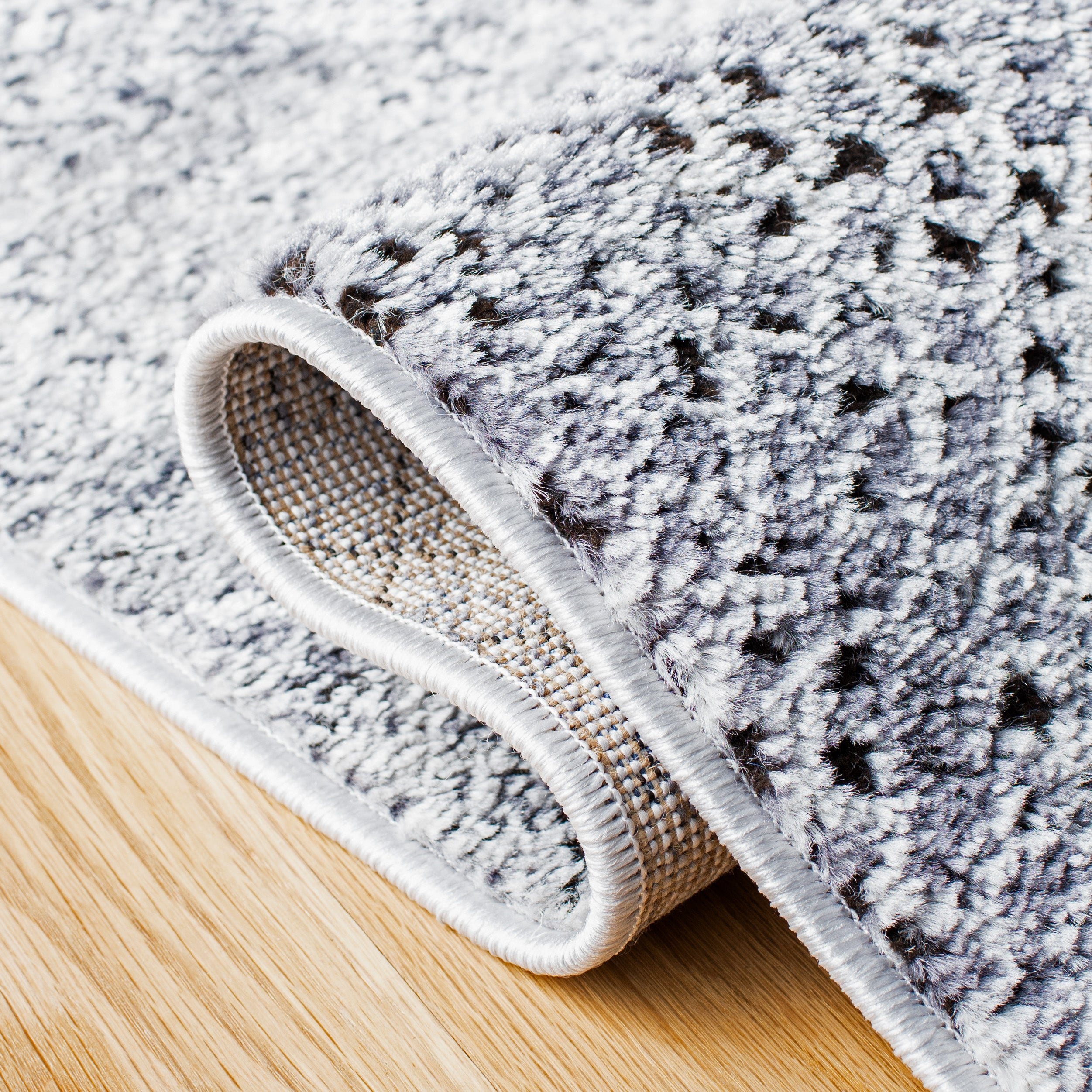 AMELIA 761 – GREY / IVORY