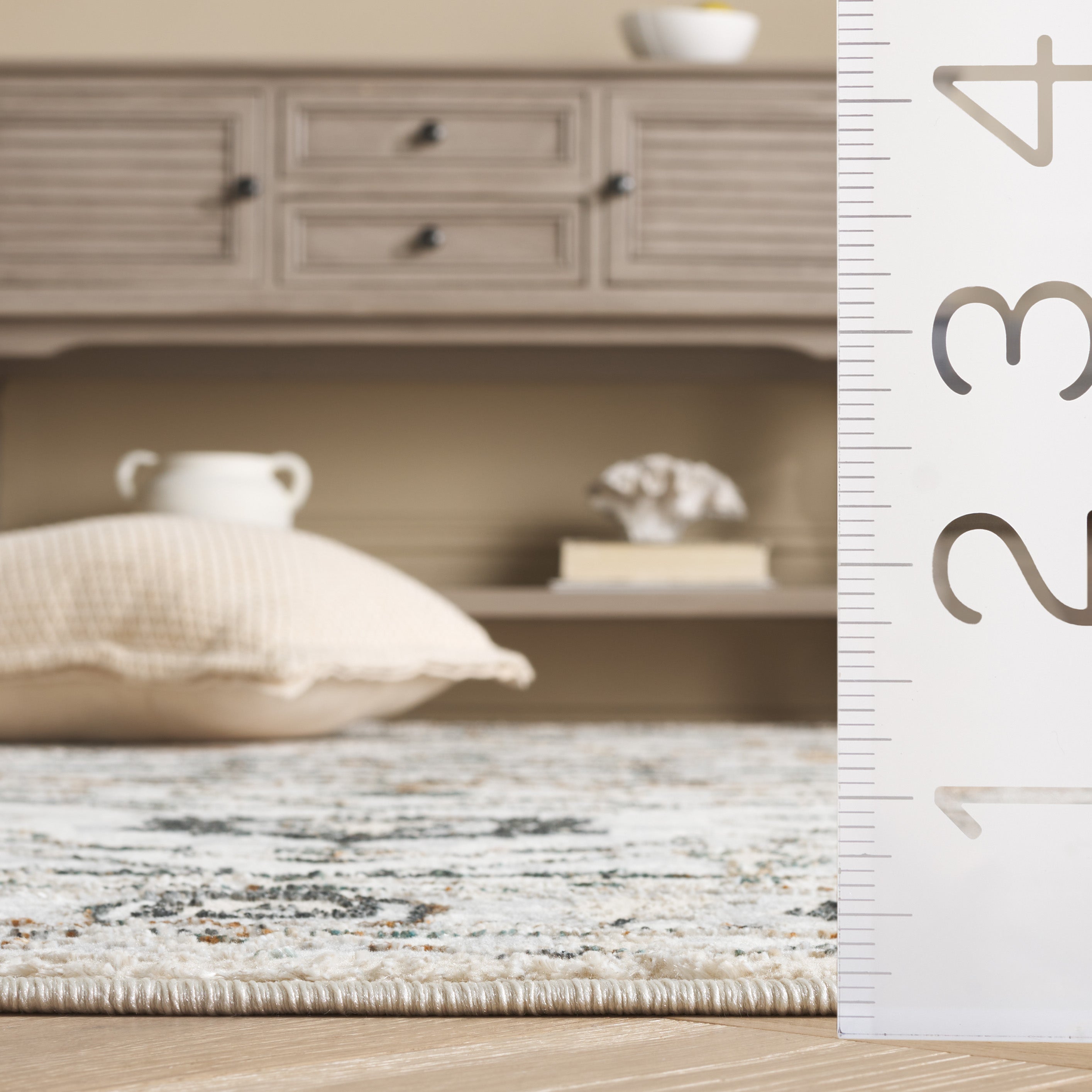 ALENIA 117 – GREY / BEIGE GOLD