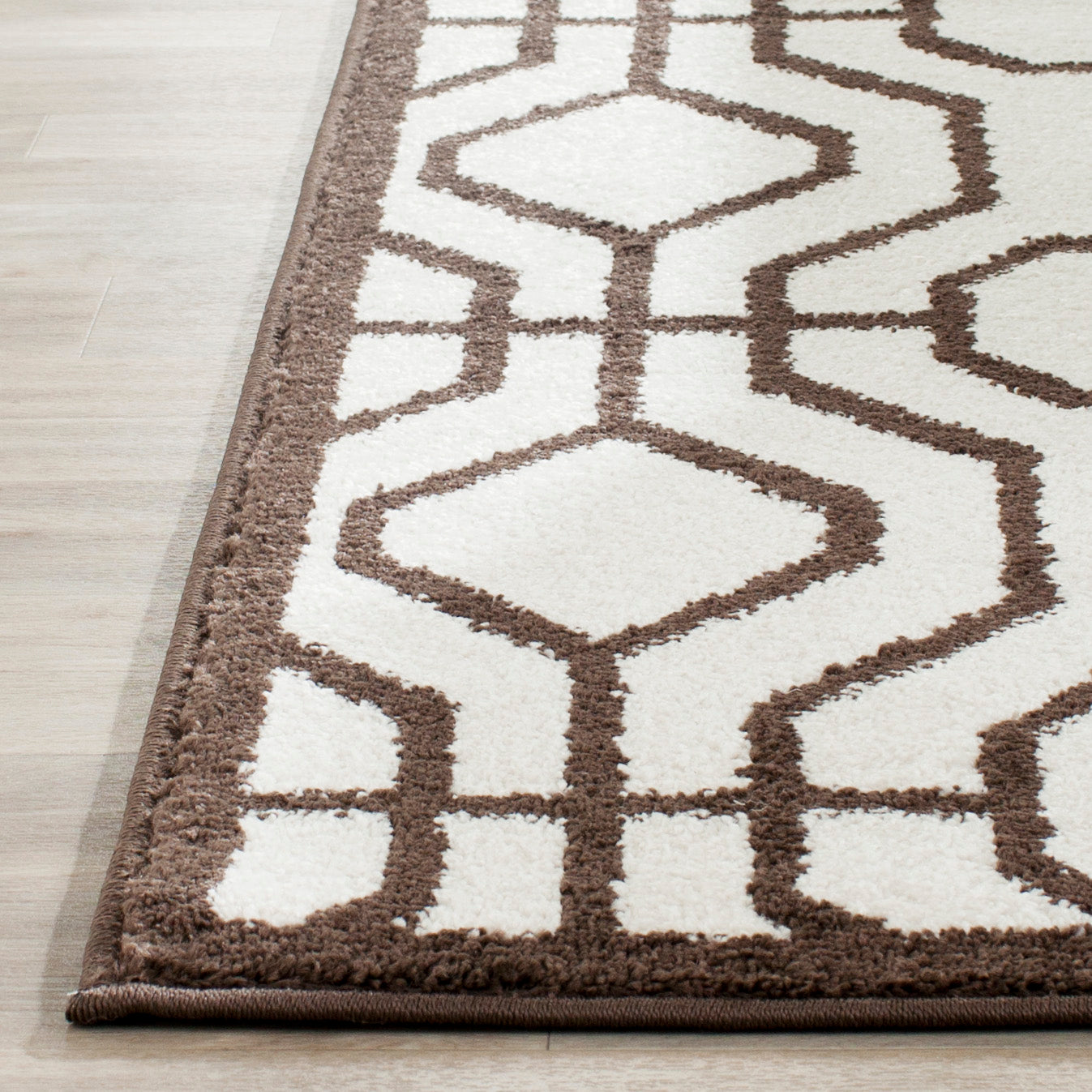 Ivory / Brown