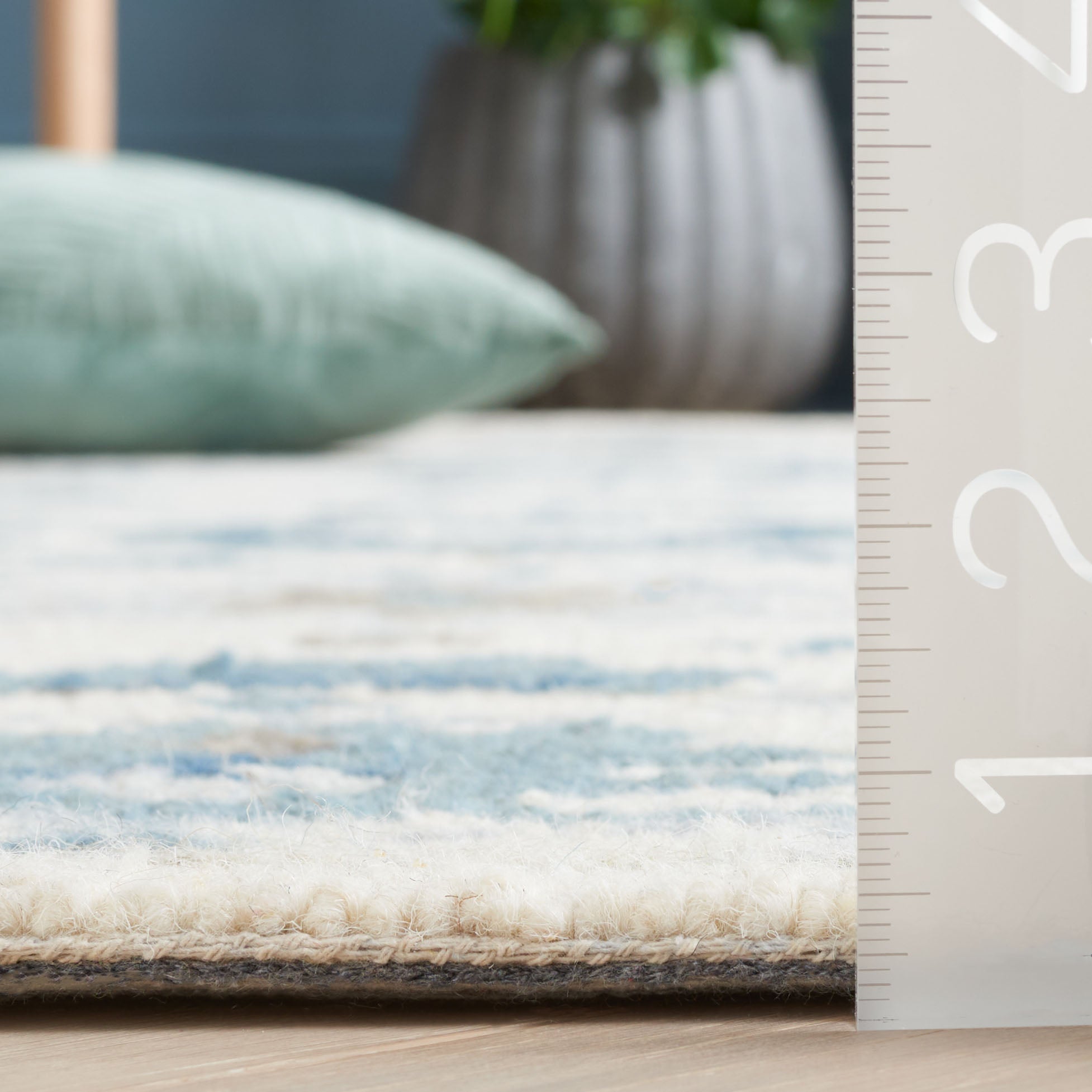 IVORY / BLUE