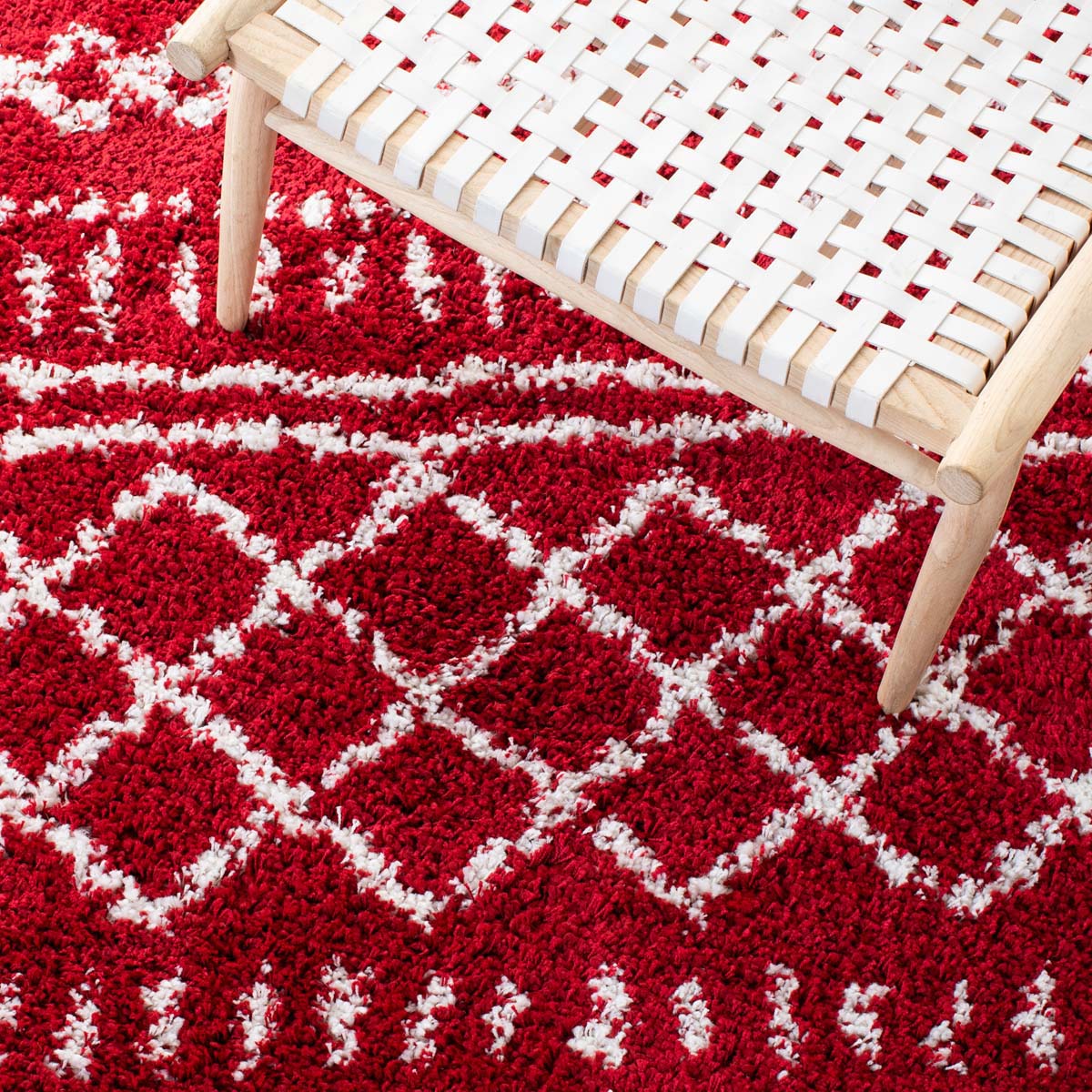 Safavieh Arizona Shag 741 Rug, Red, ASG741 - Red / Ivory