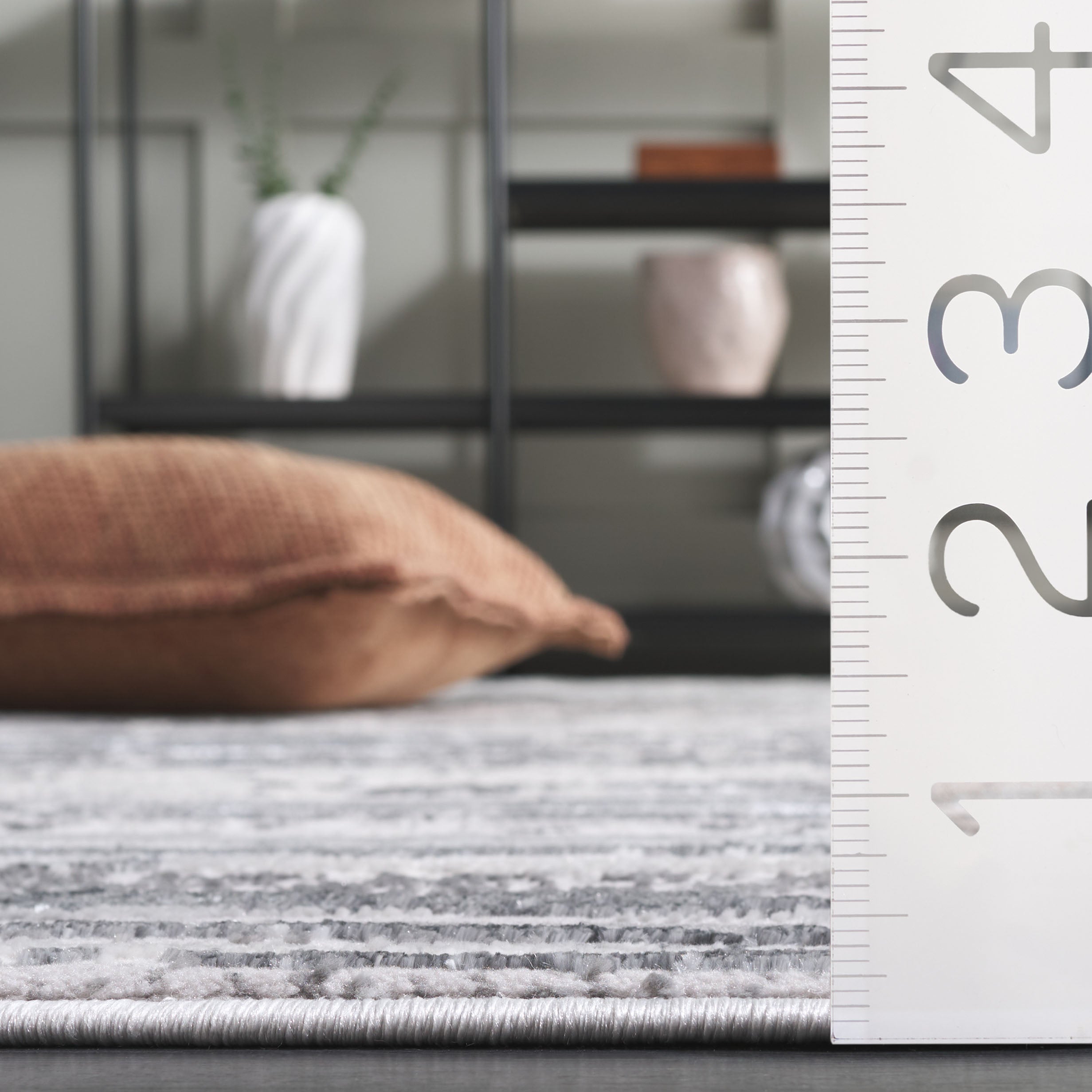 AURA 204 – IVORY / DARK GREY