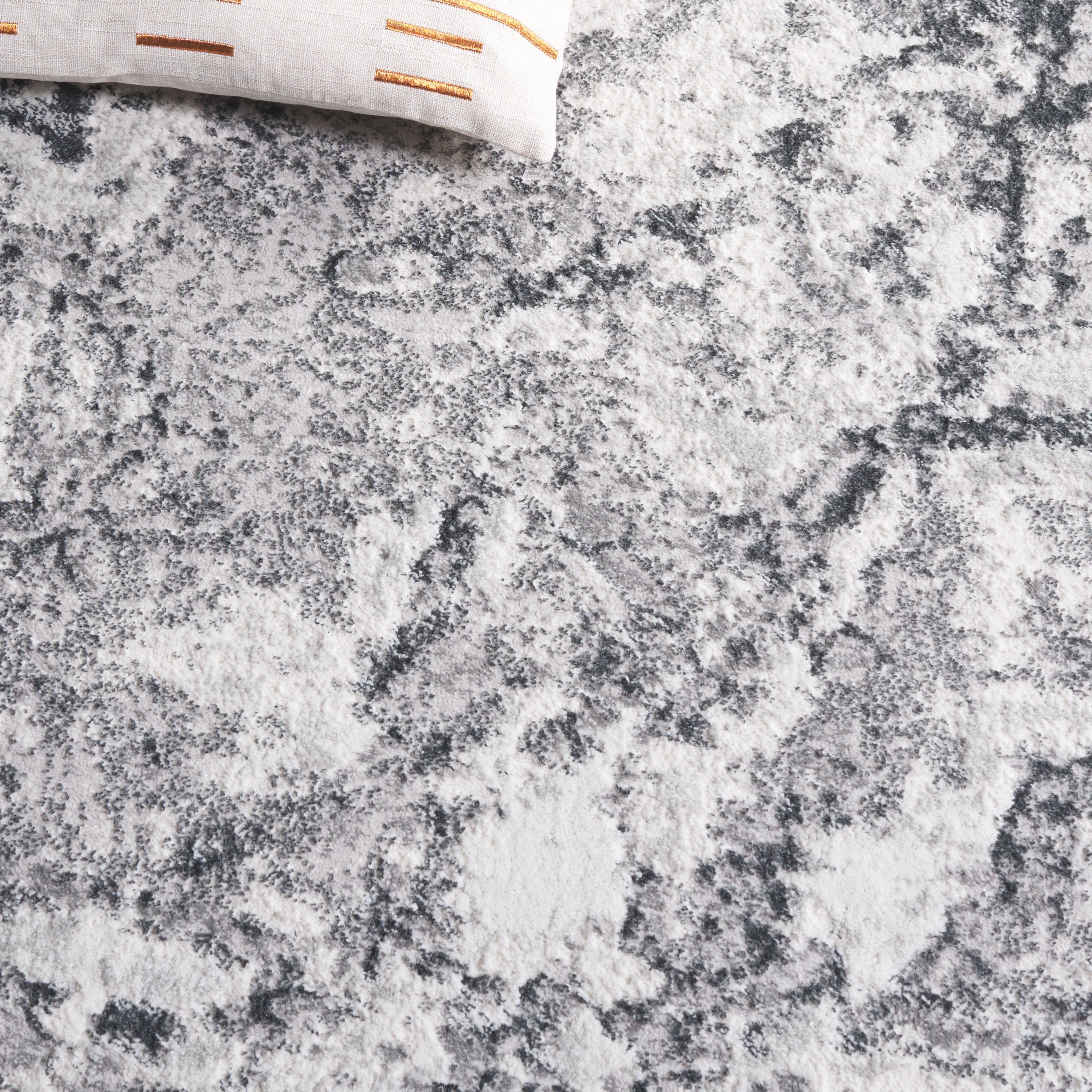 AURA 206 – GREY / IVORY