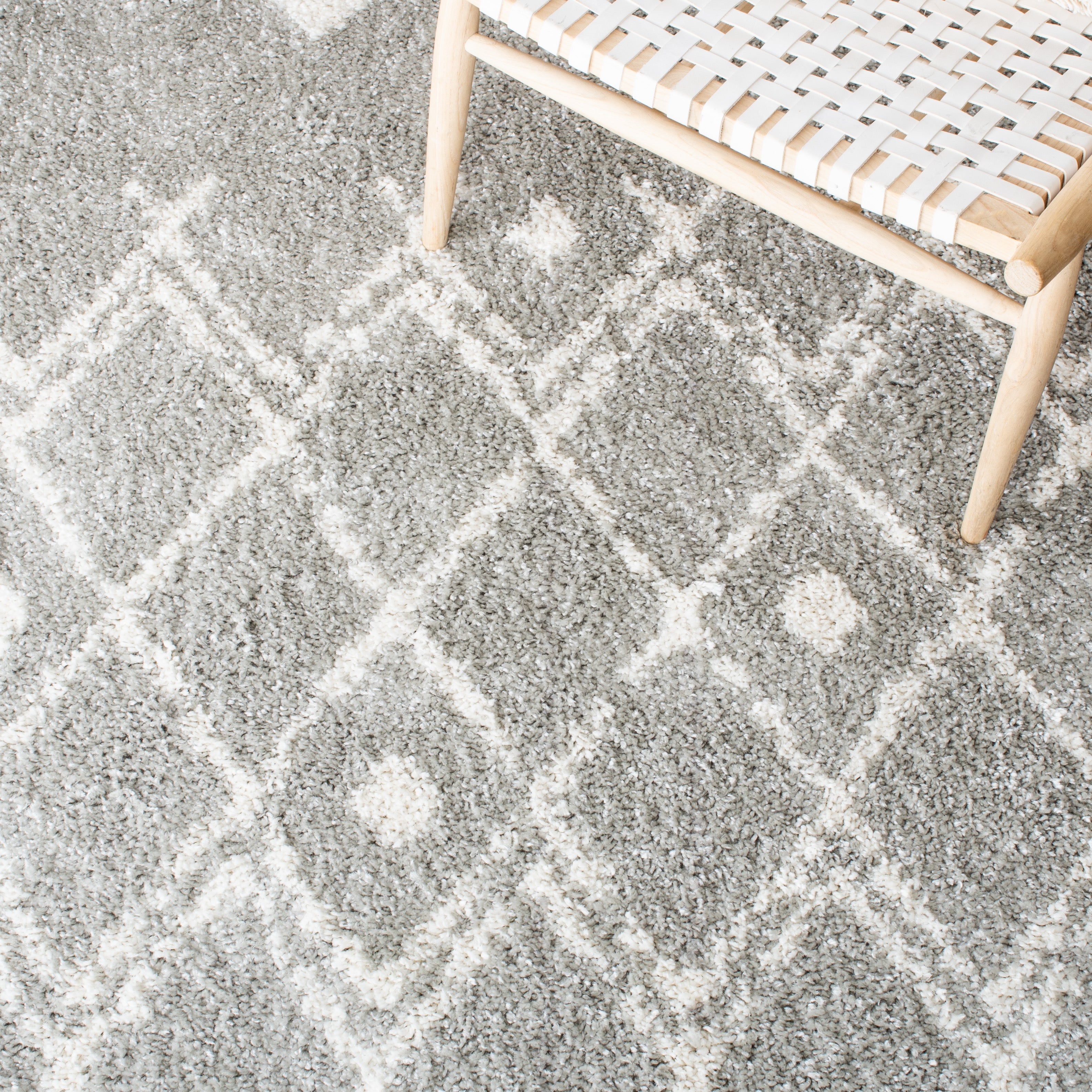 BERBER SHAG 164 – LIGHT GREY / CREAM