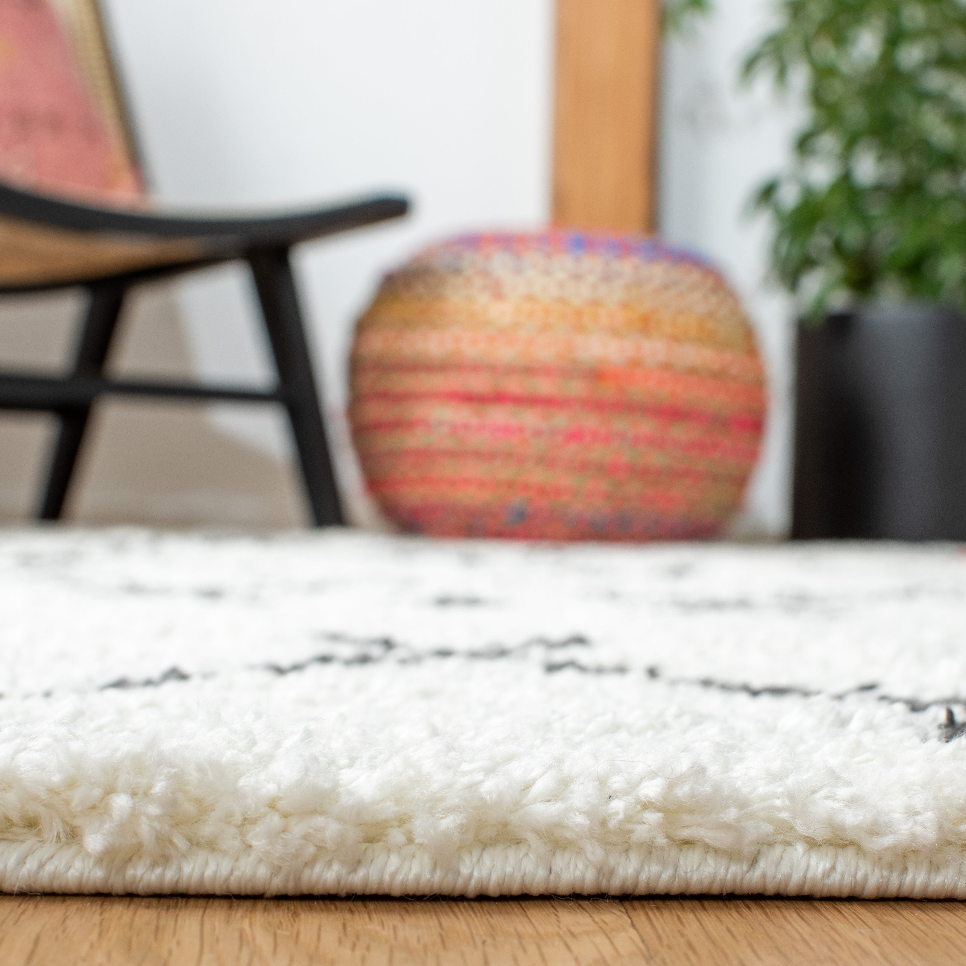 BERBER SHAG 164 – IVORY / DARK GREY