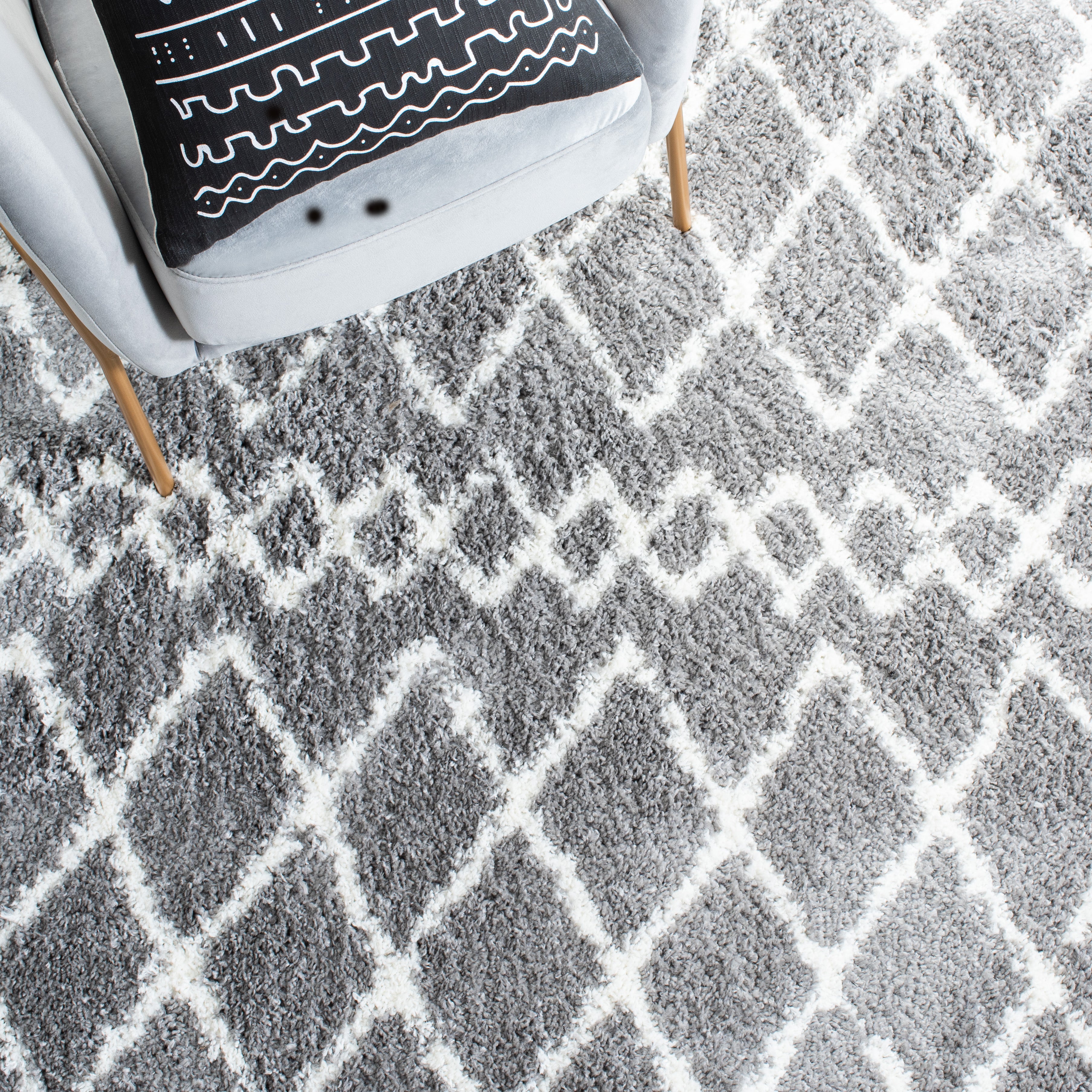 BERBER SHAG 165 – LIGHT GREY / CREAM