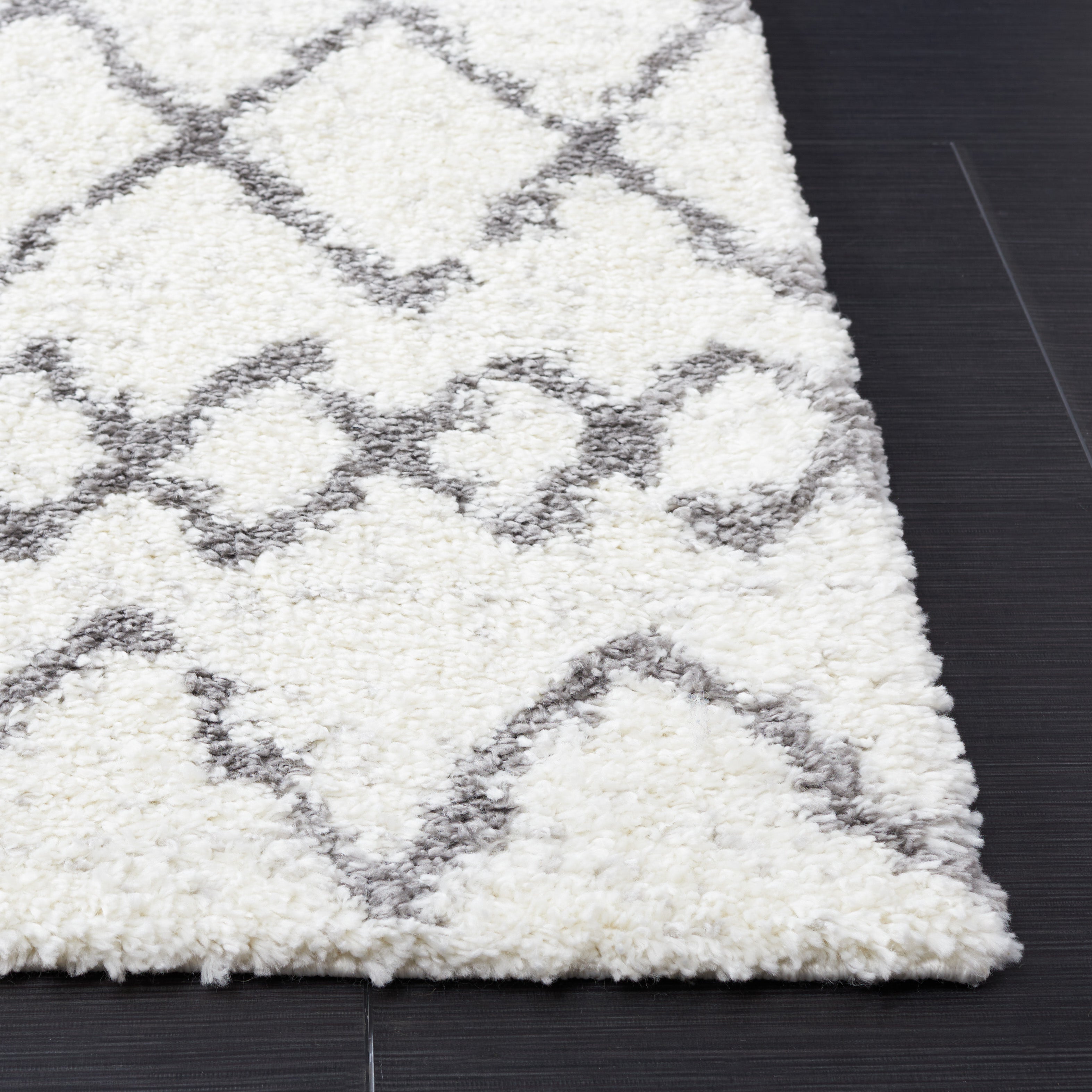BERBER SHAG 194 – IVORY / GREY