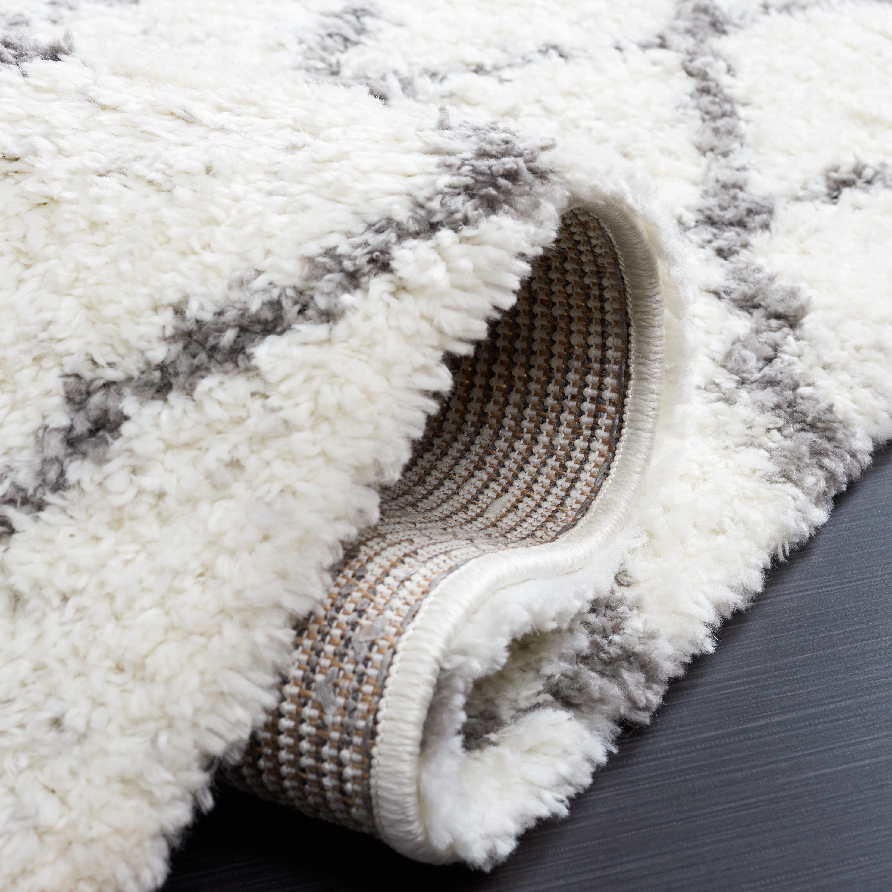 BERBER SHAG 194 – IVORY / GREY