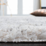 BERBER SHAG 272 – IVORY / GREY