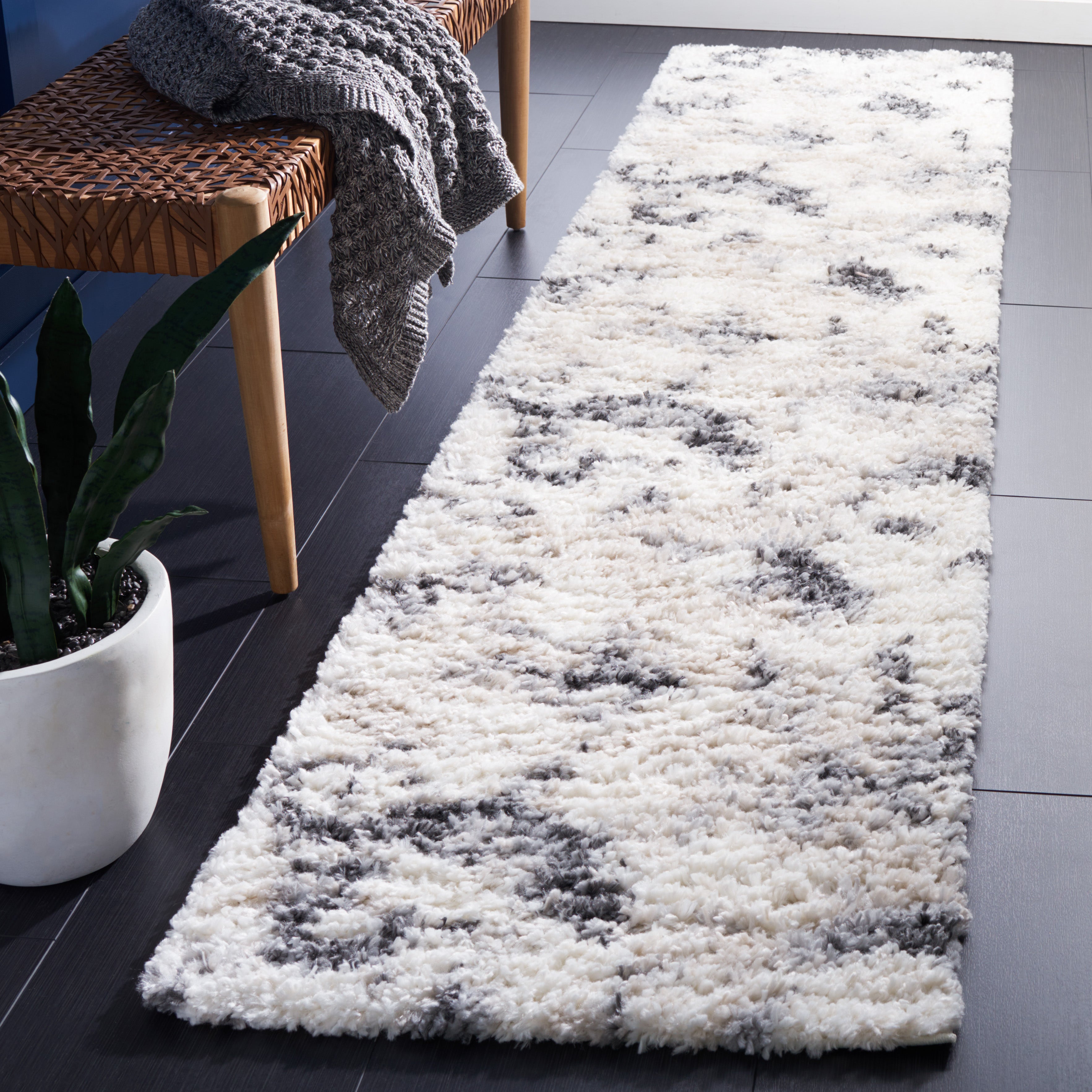 BERBER SHAG 402 – GREY / IVORY