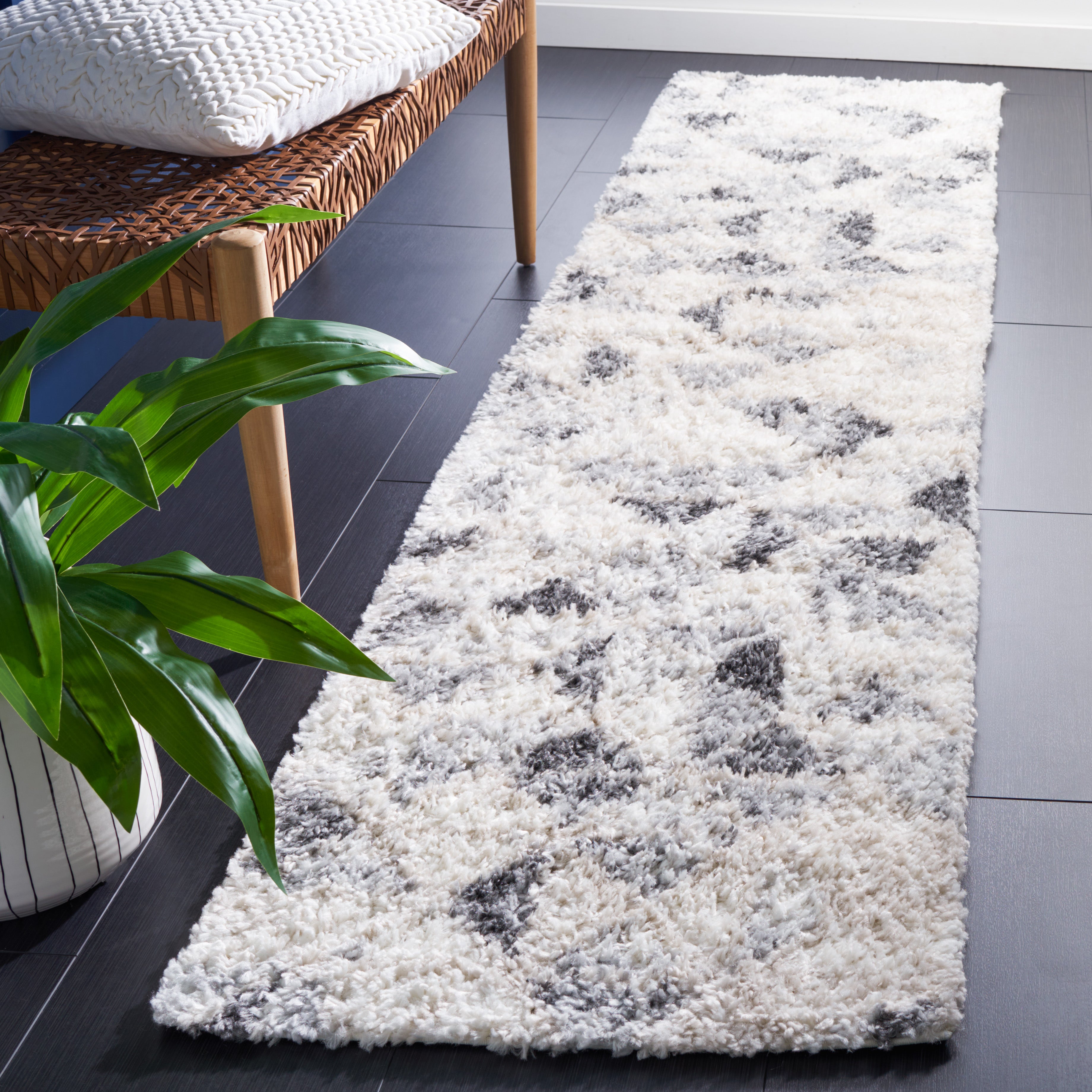 BERBER SHAG 422 – GREY / IVORY