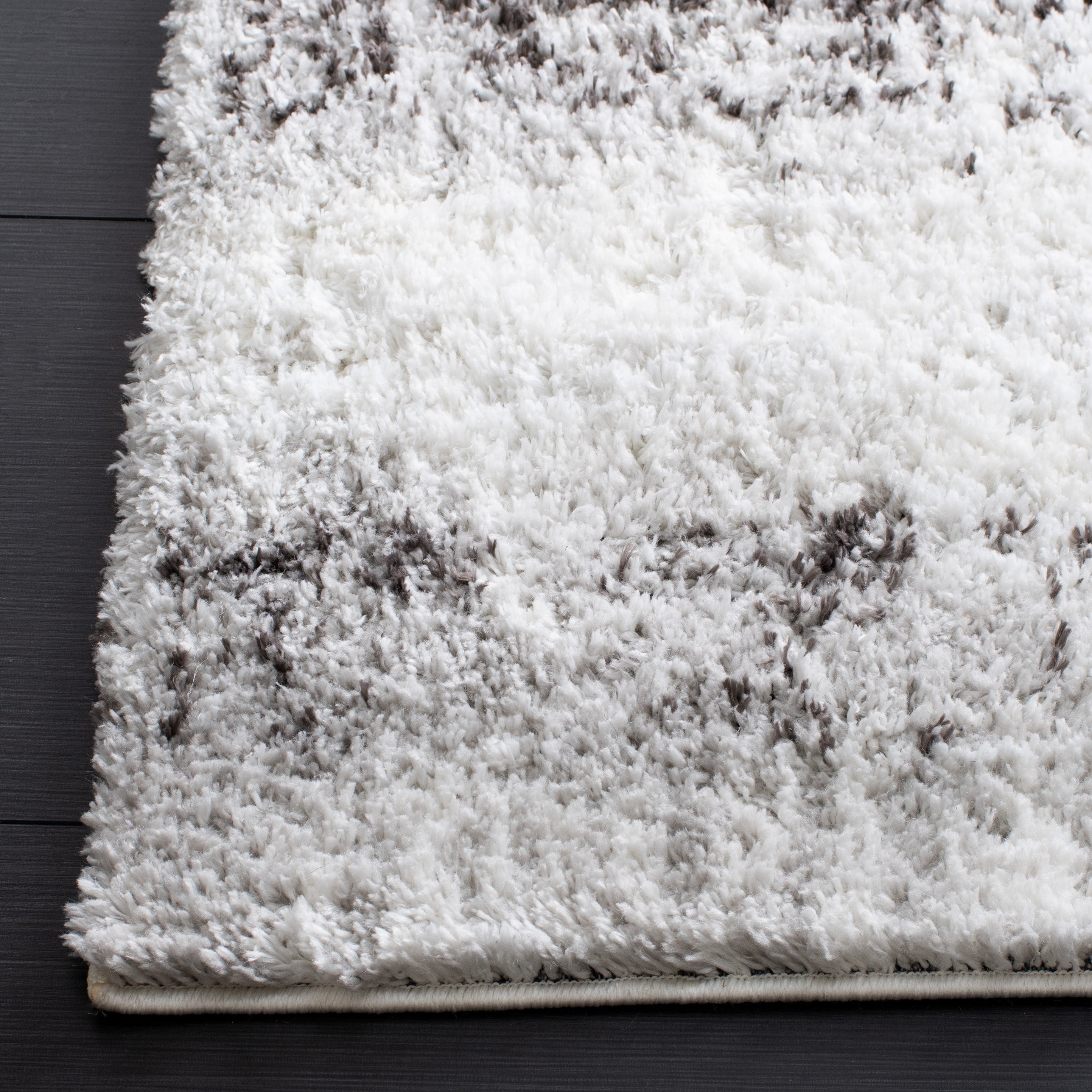 BERBER SHAG 551 – GREY / DARK GREY