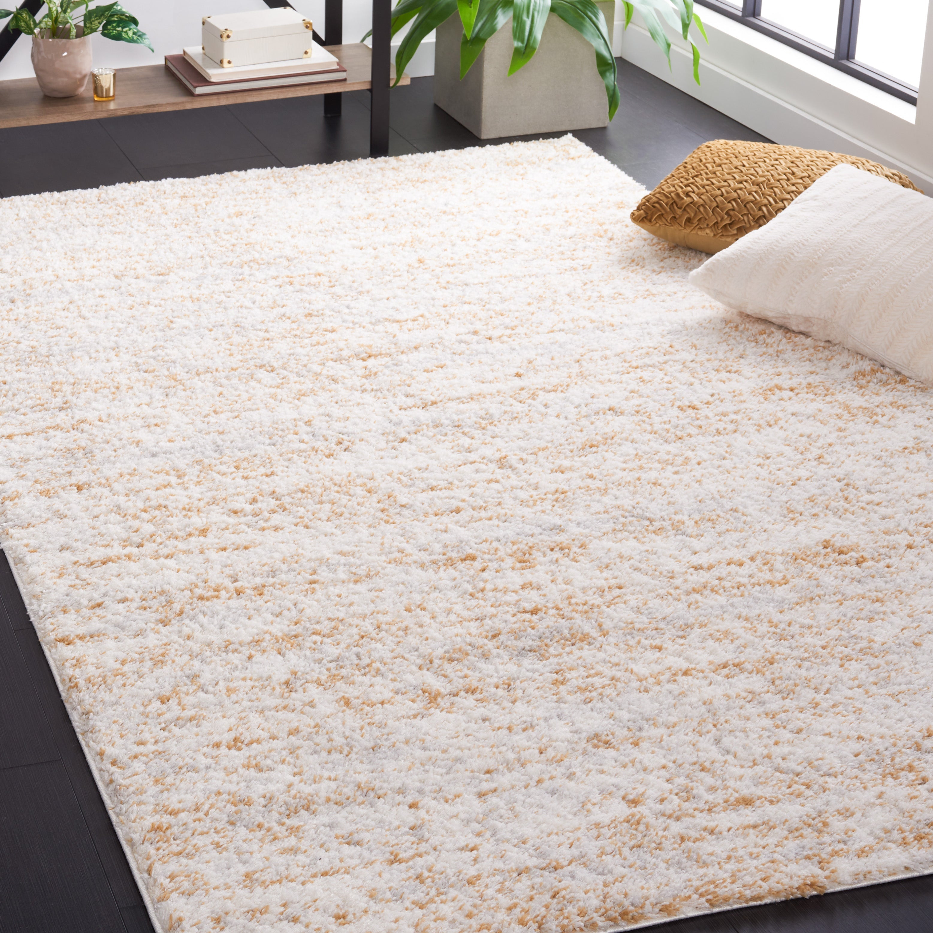 BERBER SHAG 563 – IVORY / LIGHT GOLD