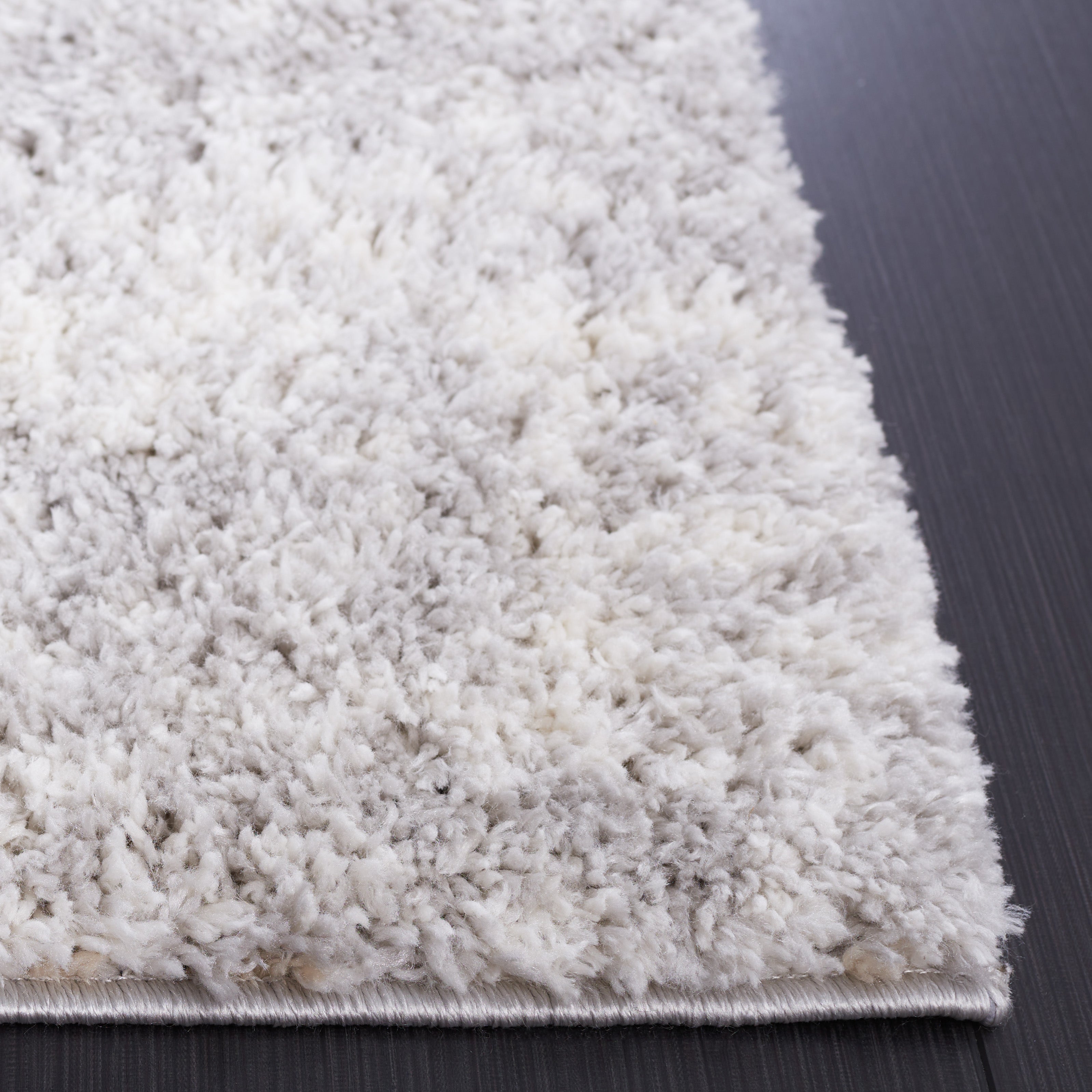 BERBER SHAG 563 – GREY / IVORY