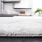 BERBER SHAG 572 – IVORY / GREY