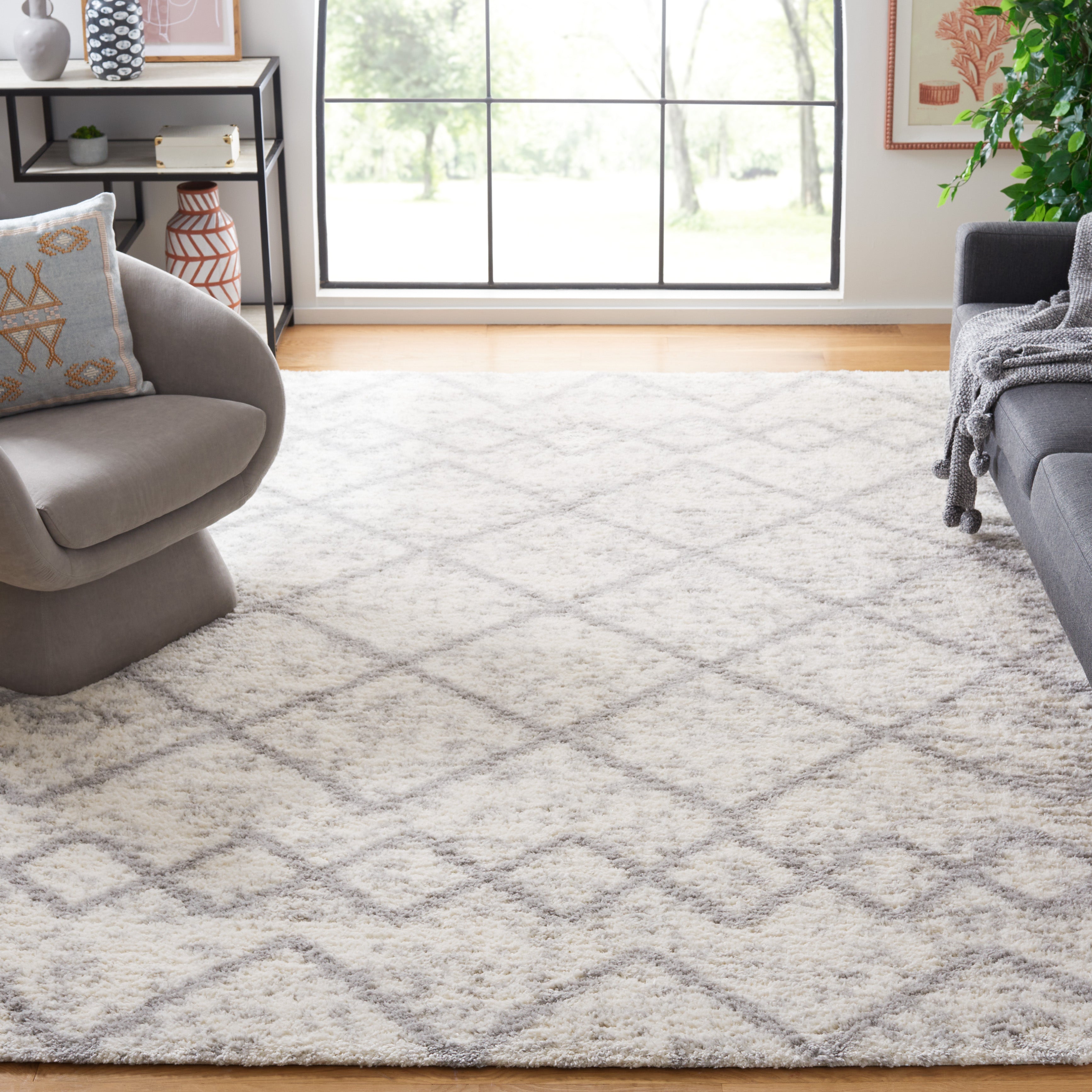 BERBER SHAG 572 – IVORY / GREY
