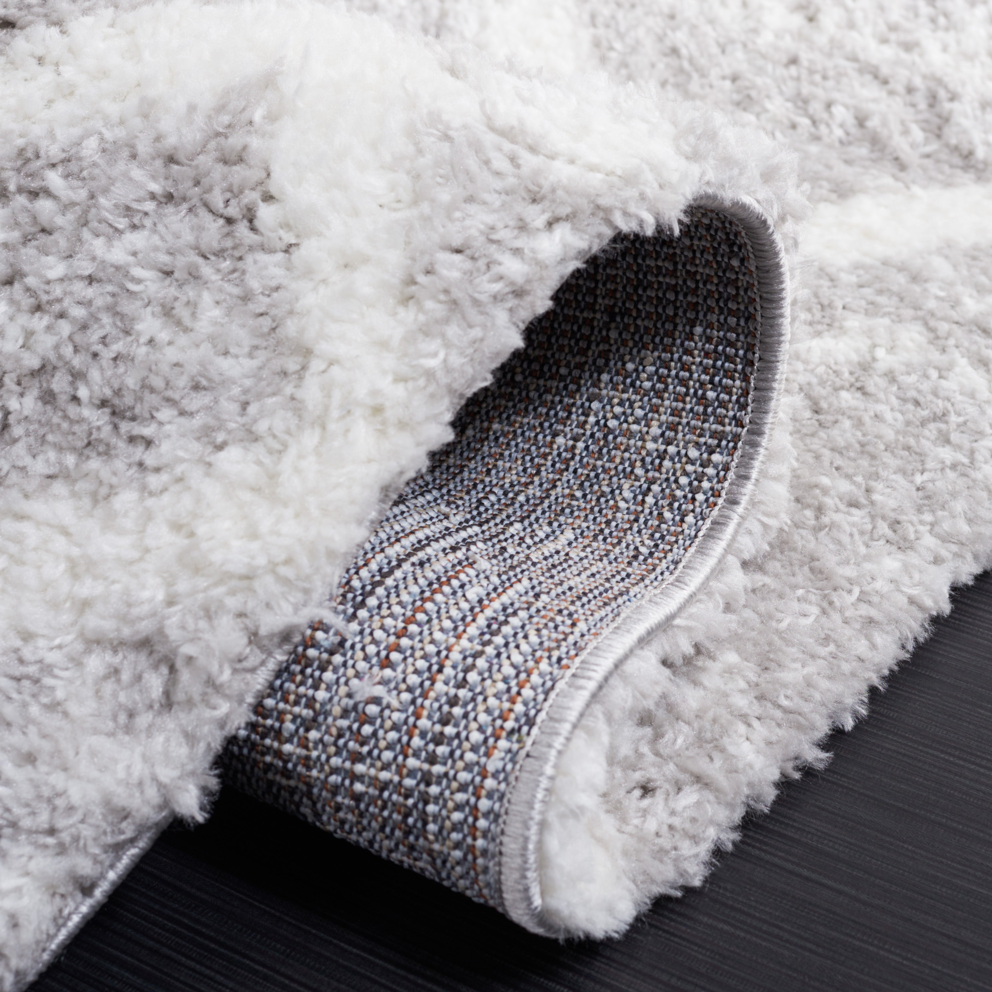 BERBER SHAG 572 – GREY / IVORY