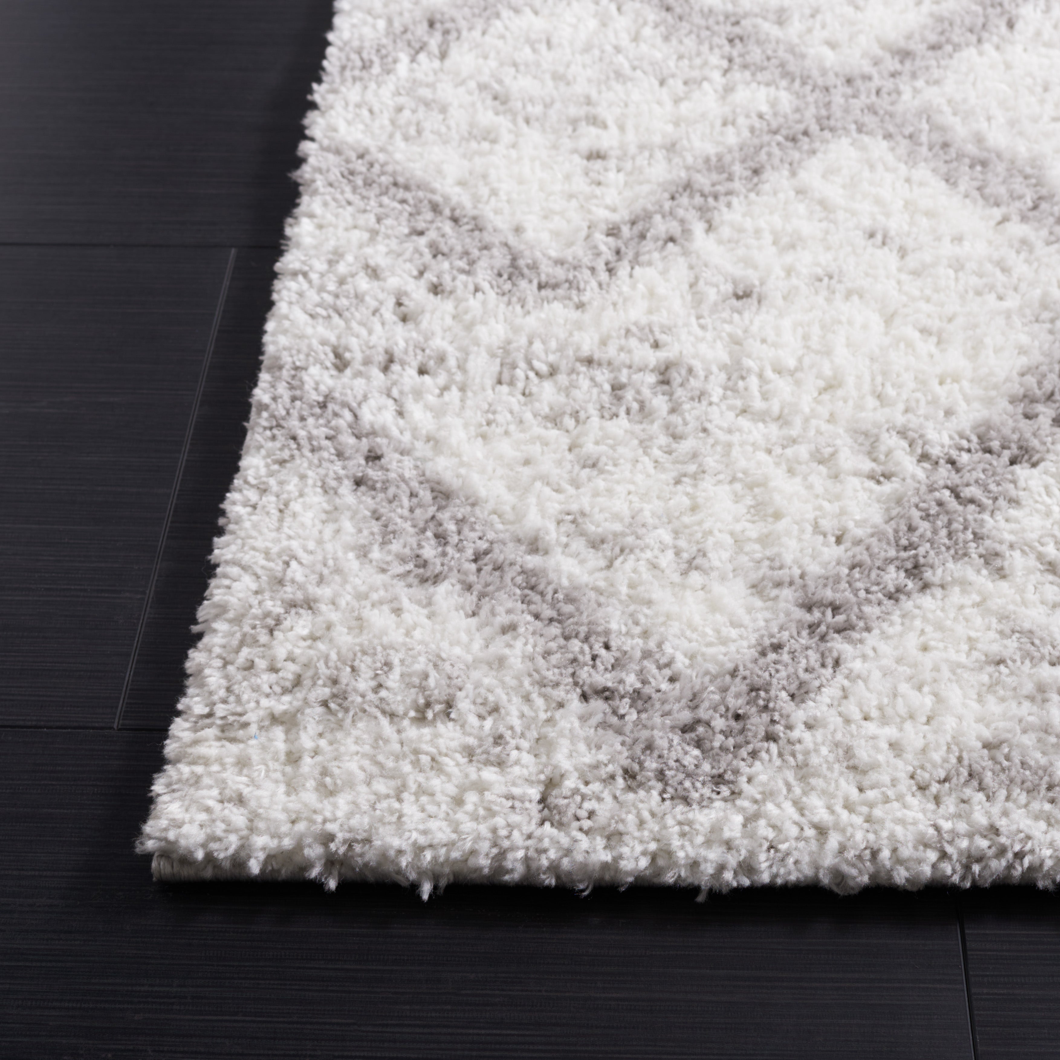 BERBER SHAG 574 – GREY / IVORY