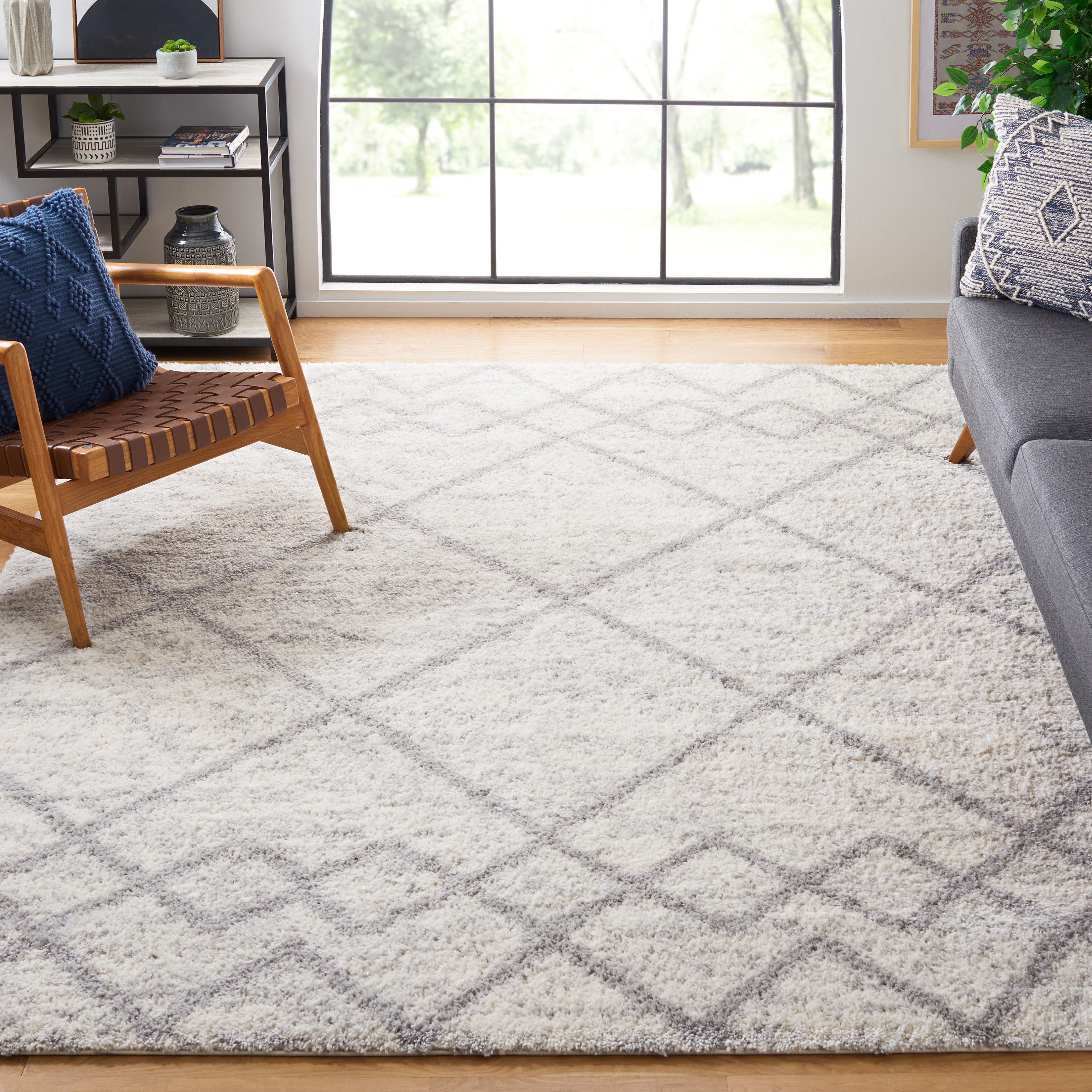 BERBER SHAG 574 – GREY / IVORY