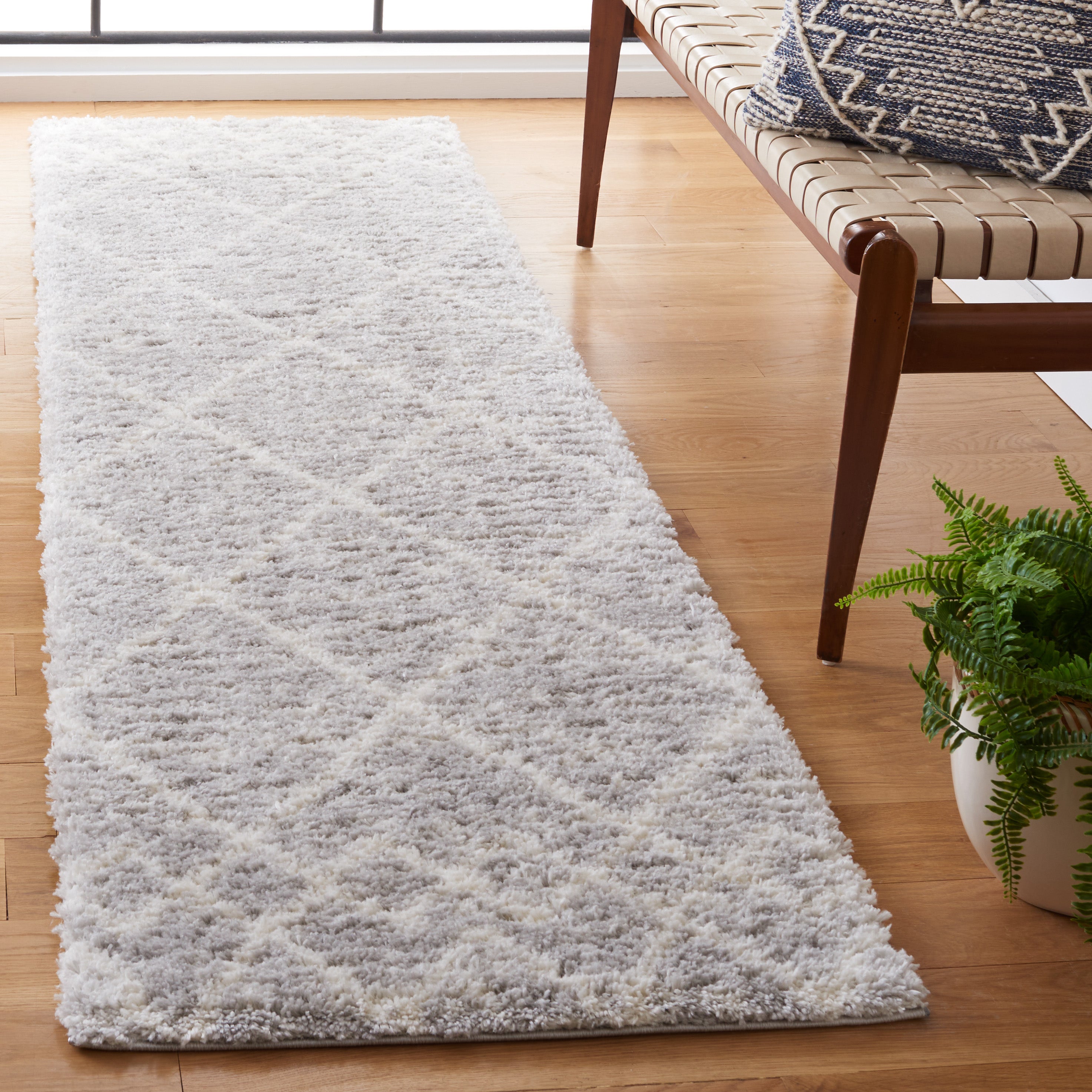 BERBER SHAG 574 – IVORY / GREY