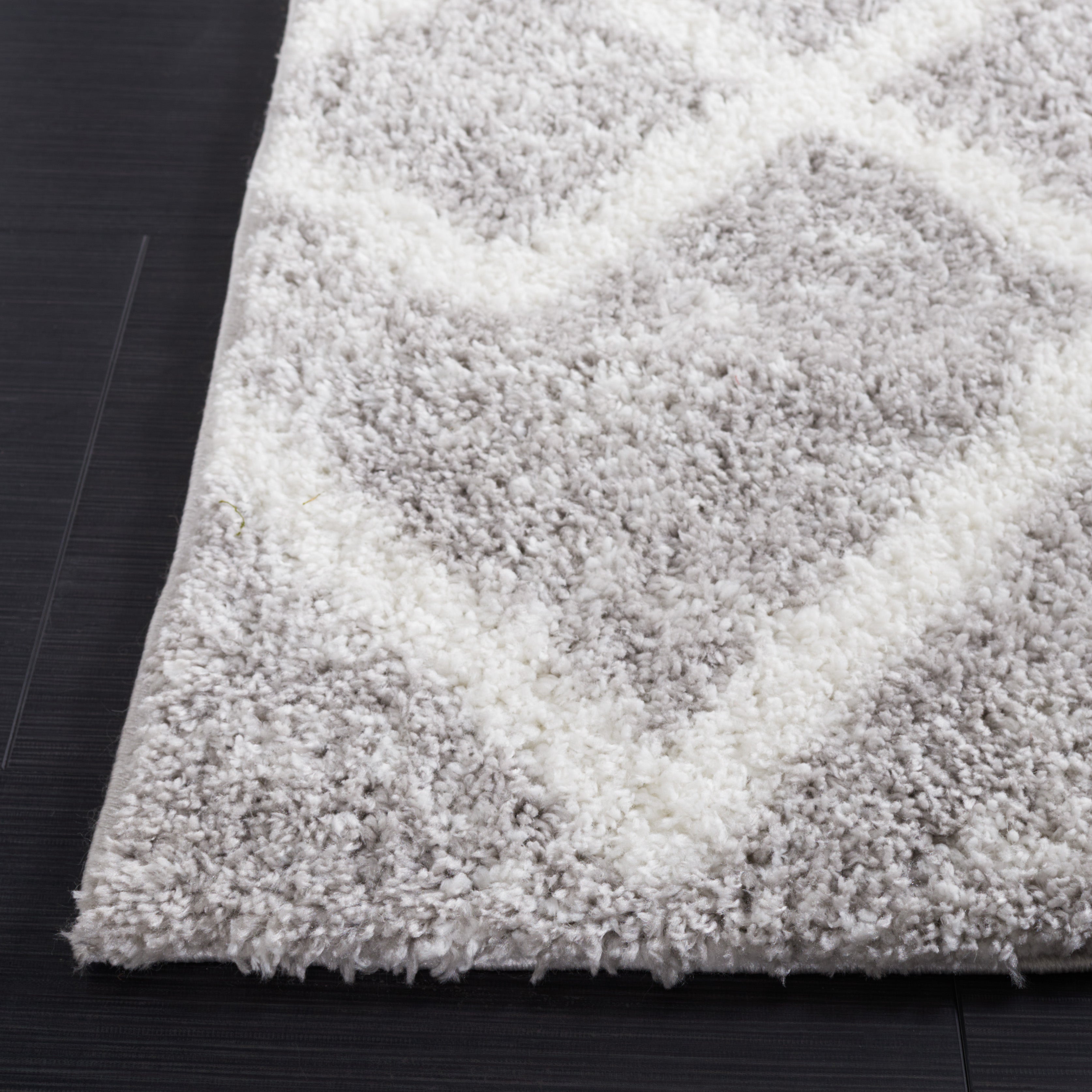 BERBER SHAG 574 – IVORY / GREY